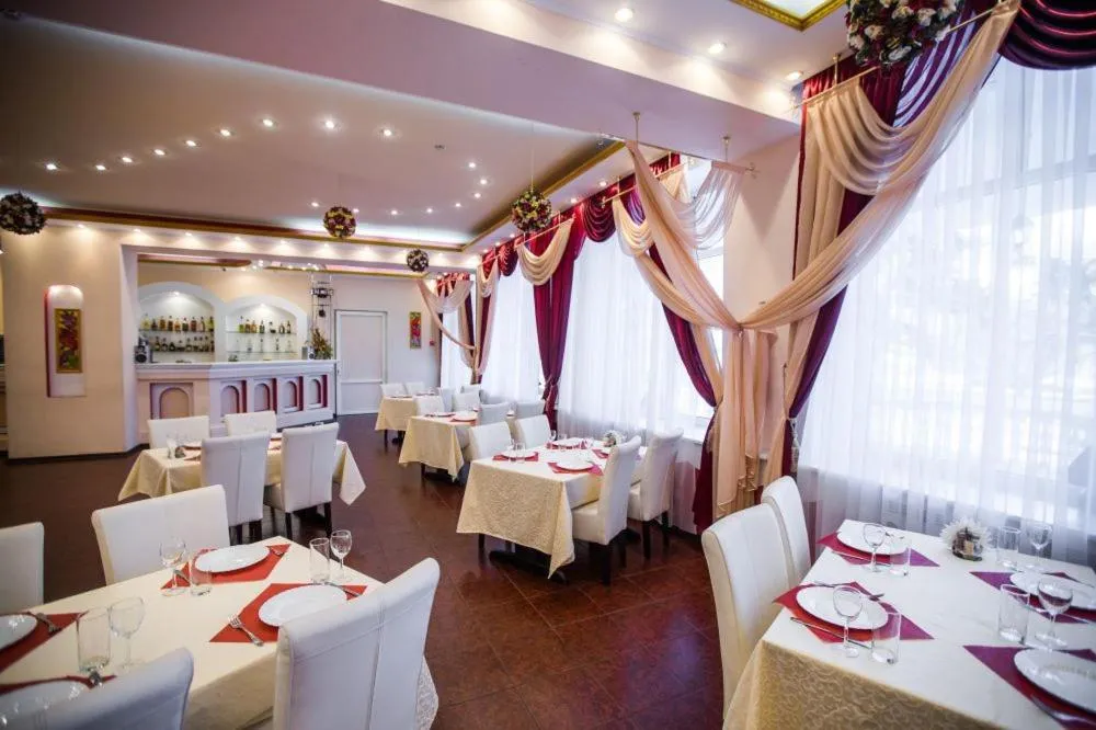 Restaurant/places to eat in Dniprovski Zori