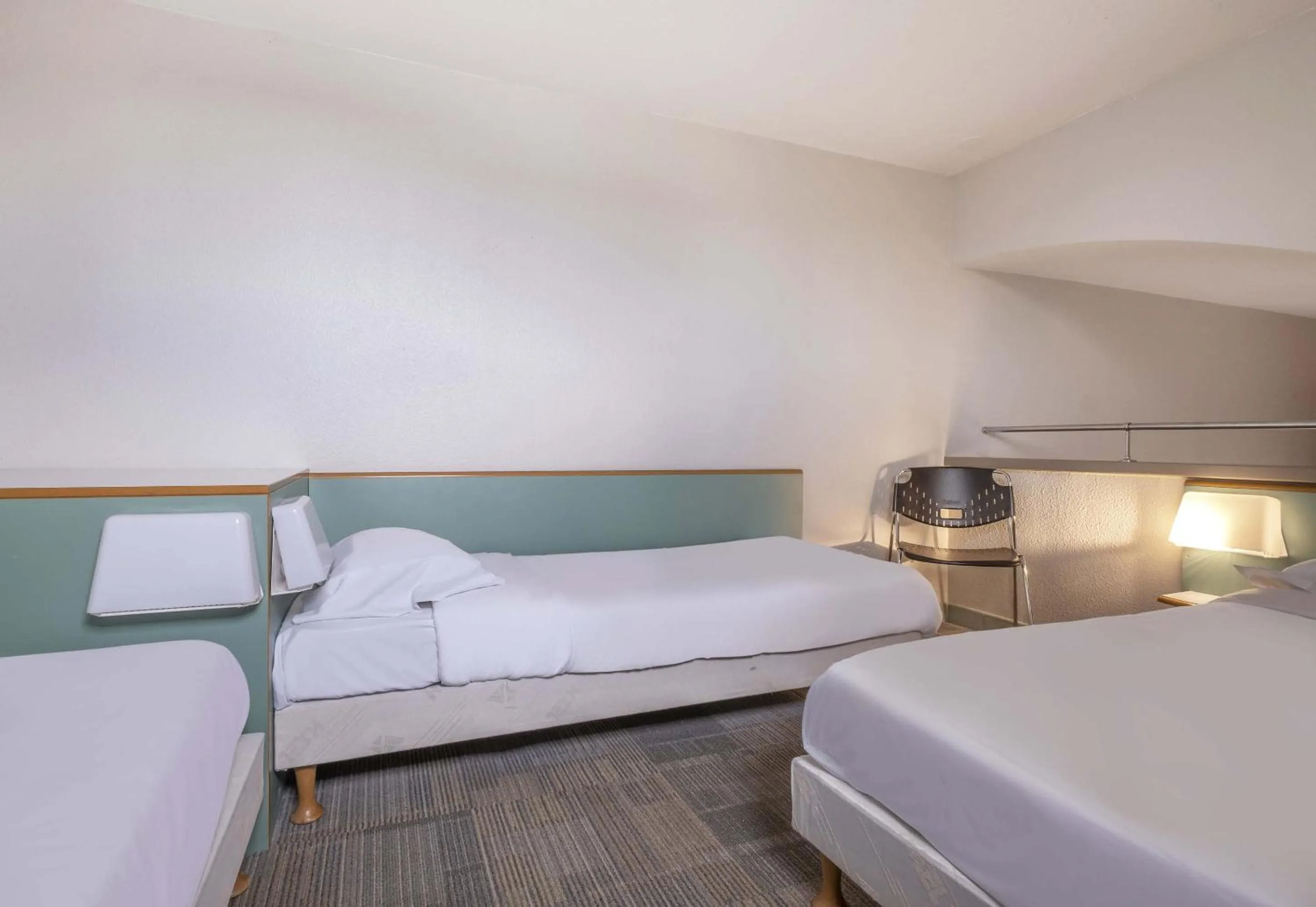 Bedroom, Bed in B&B HOTEL La Rochelle Centre