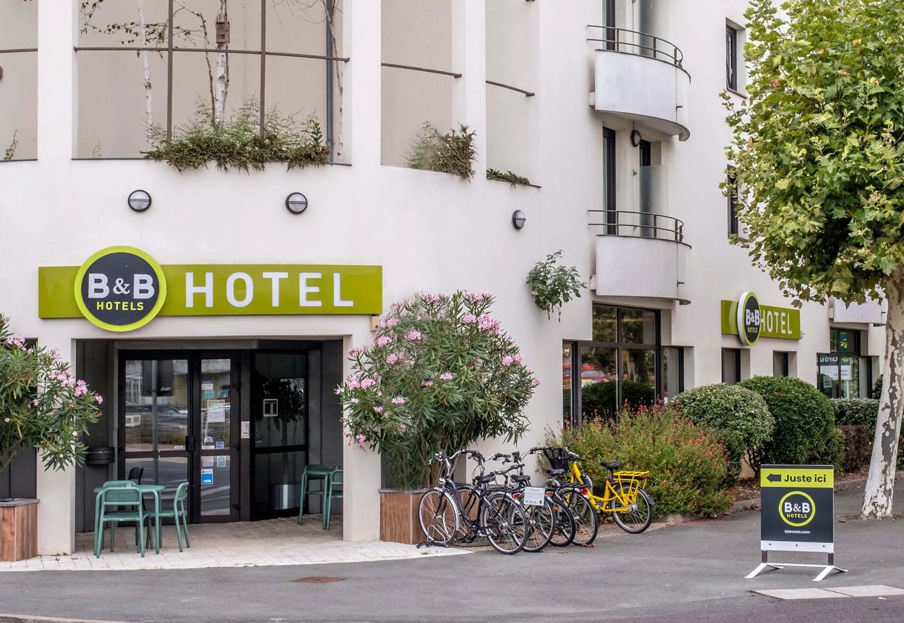 Property building in B&B HOTEL La Rochelle Centre