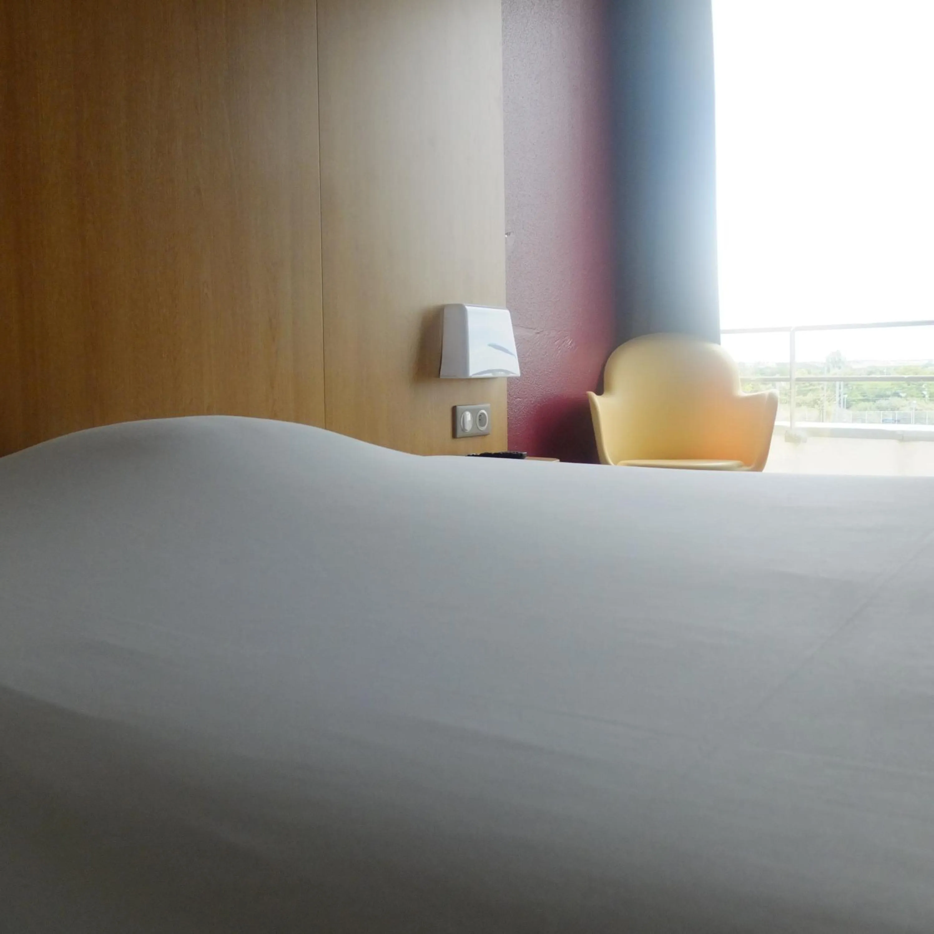 Bedroom, Bed in B&B HOTEL La Rochelle Centre