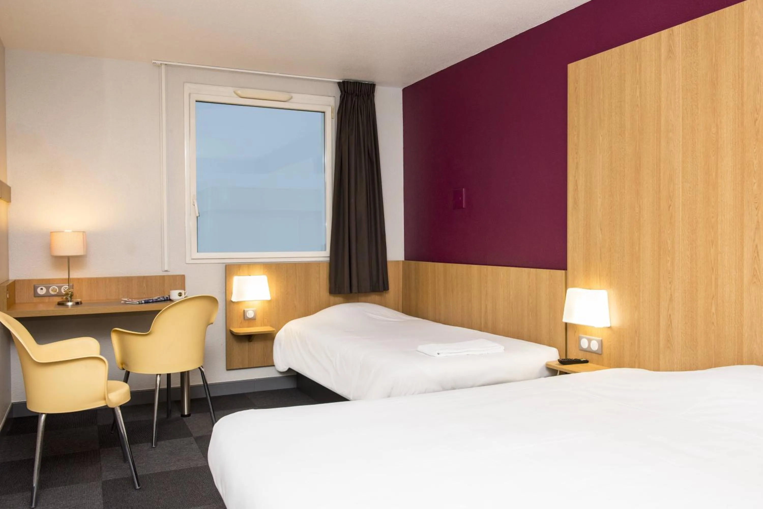 Bed in B&B HOTEL La Rochelle Centre