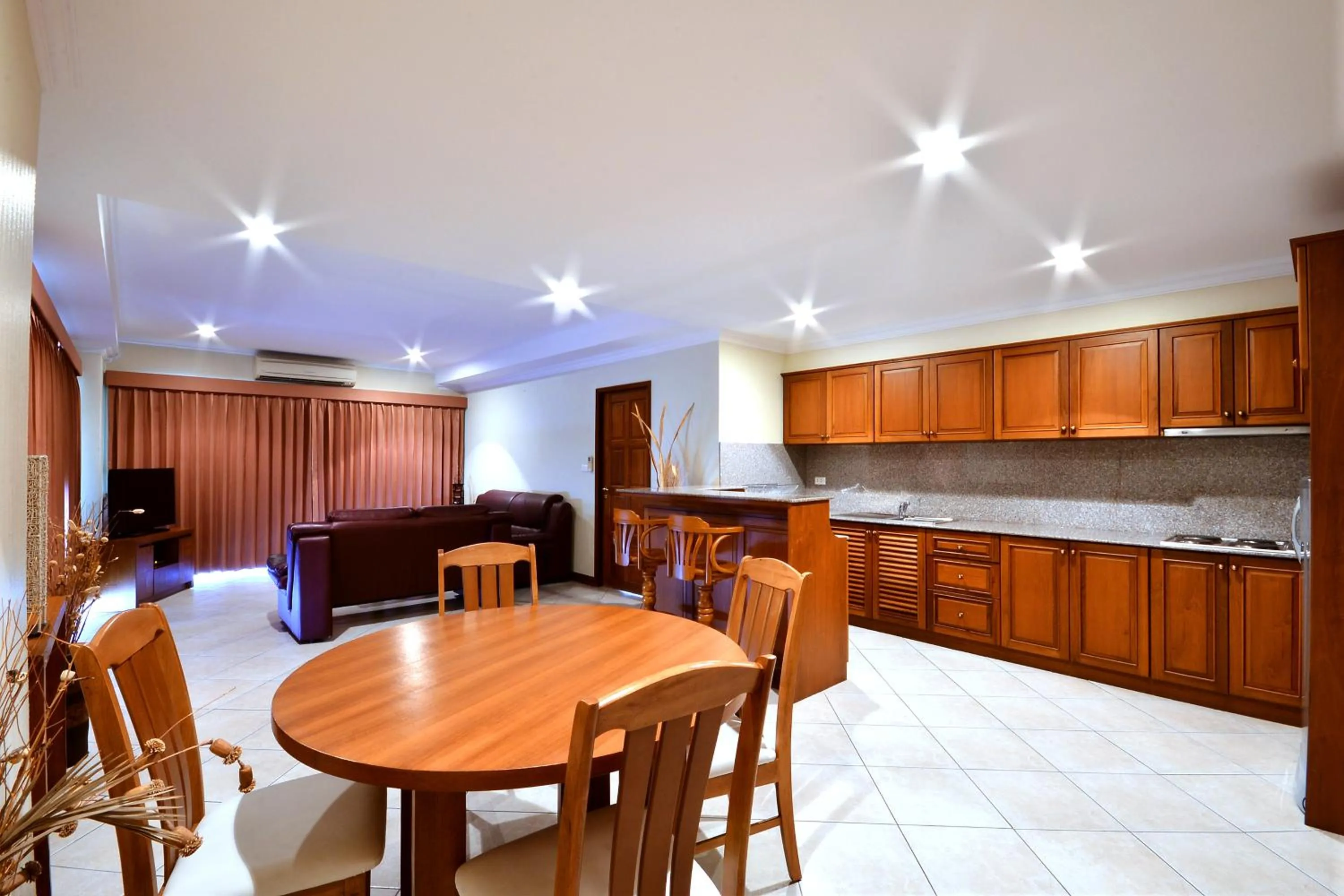 Photo of the whole room in View Talay Residence 6 Wongamat Beach