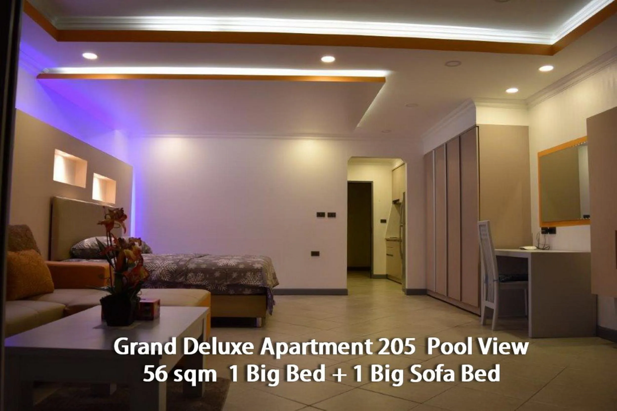 Photo of the whole room, Bed in View Talay Residence 6 Wongamat Beach