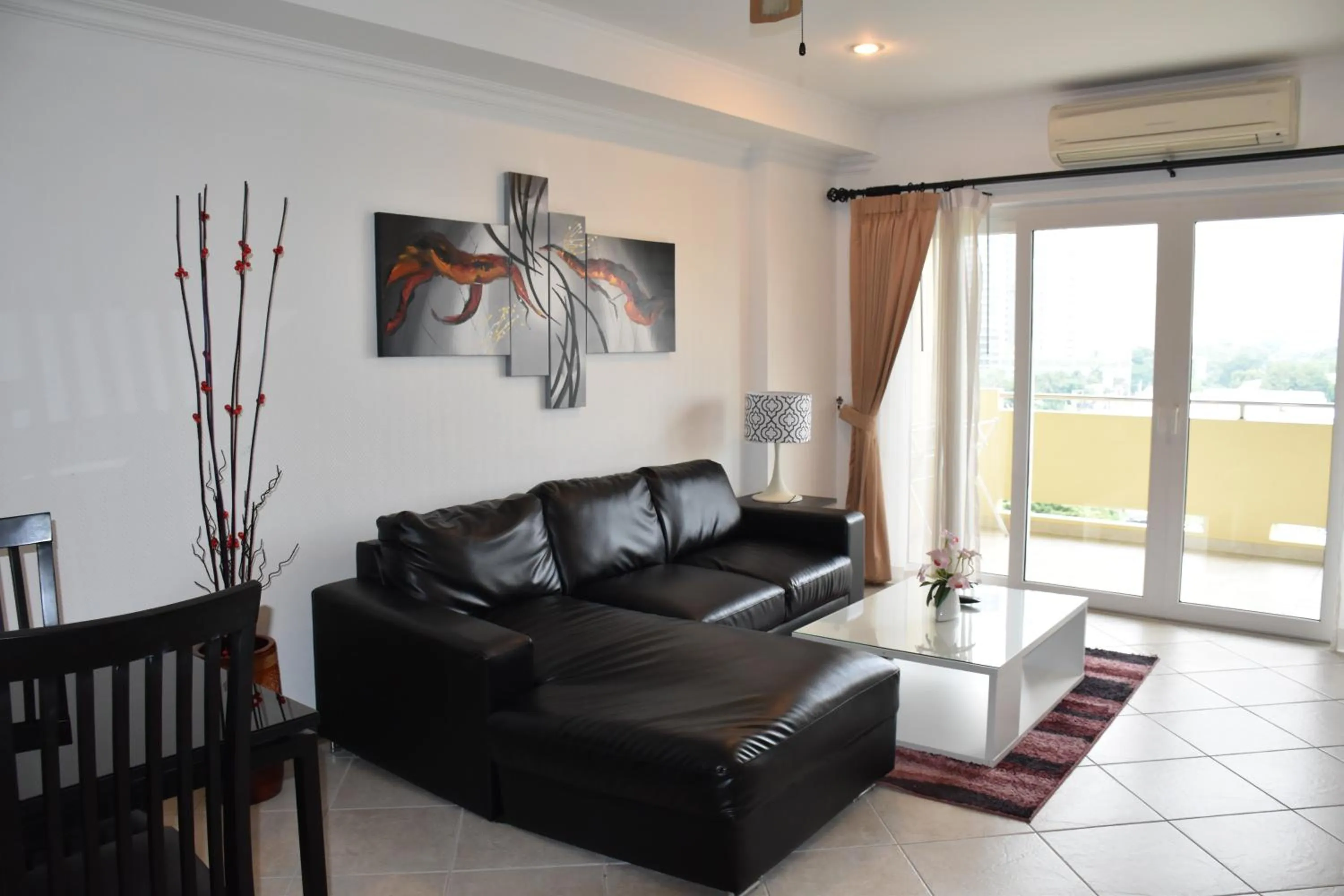 Photo of the whole room in View Talay Residence 6 Wongamat Beach