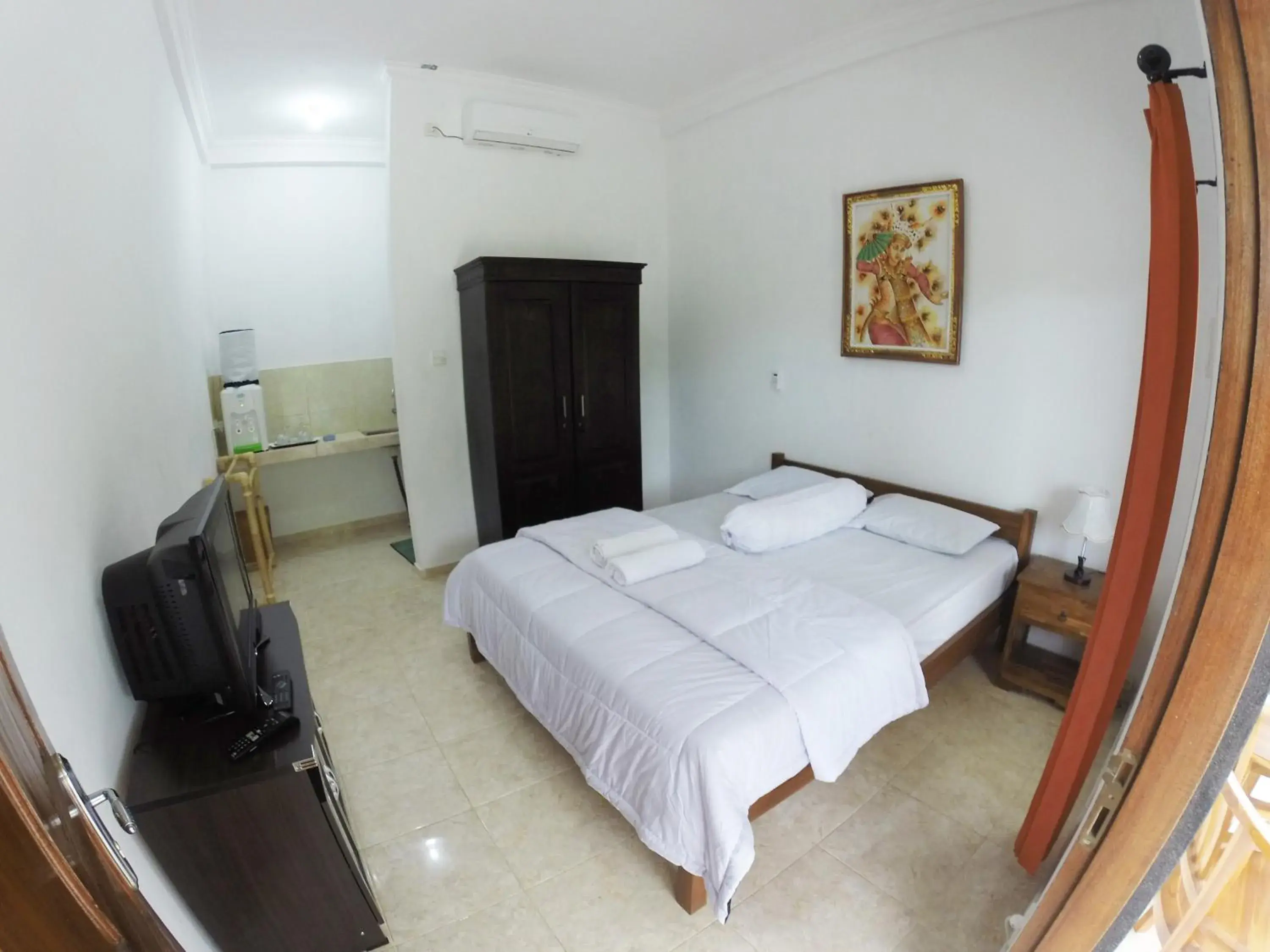 Double Room with Private Bathroom in Uluwatu Made Guesthouse Double Room with Private Bathroom in Uluwatu Made Guesthouse