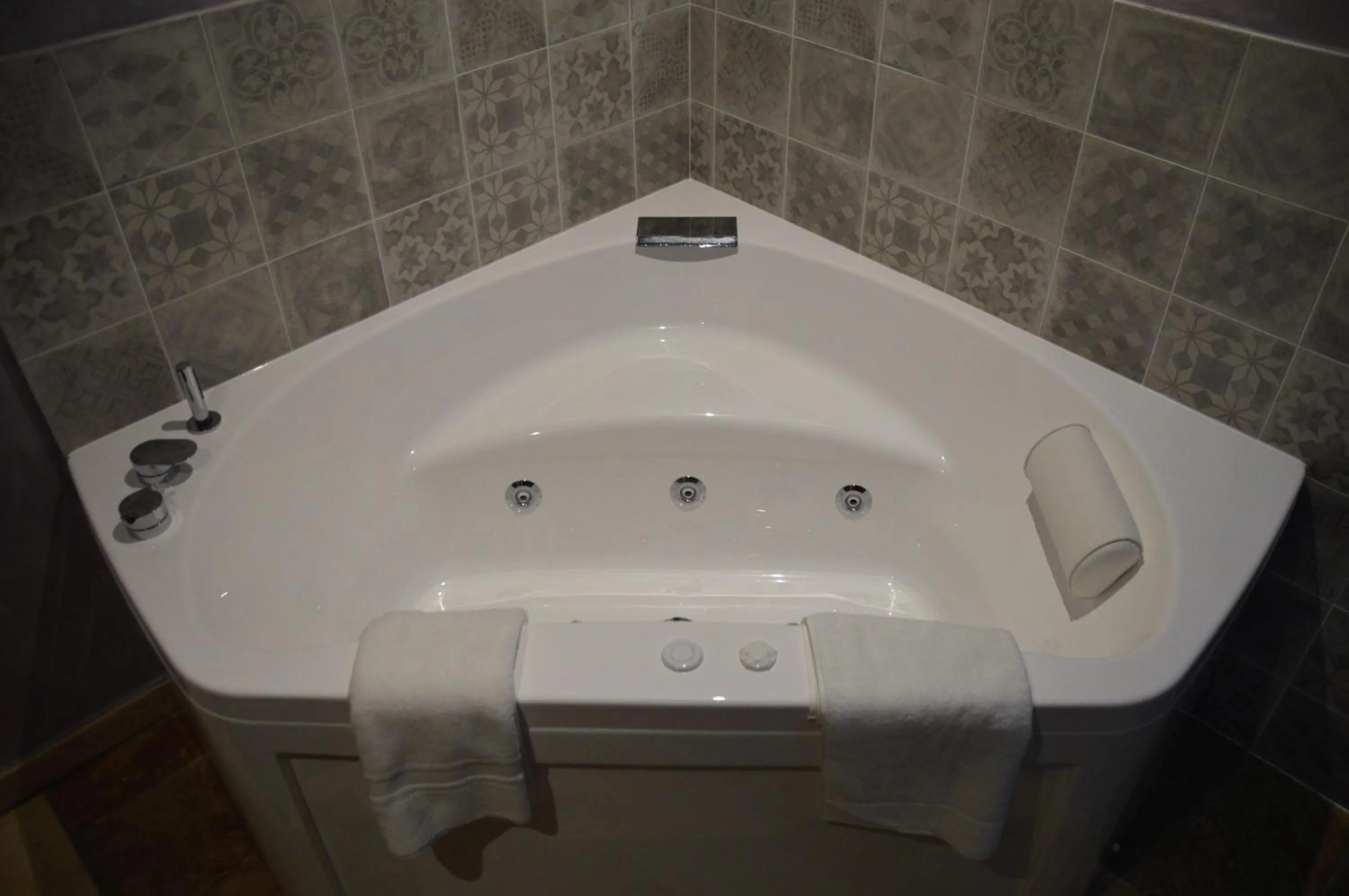 Hot Tub in Mas Petit Prince