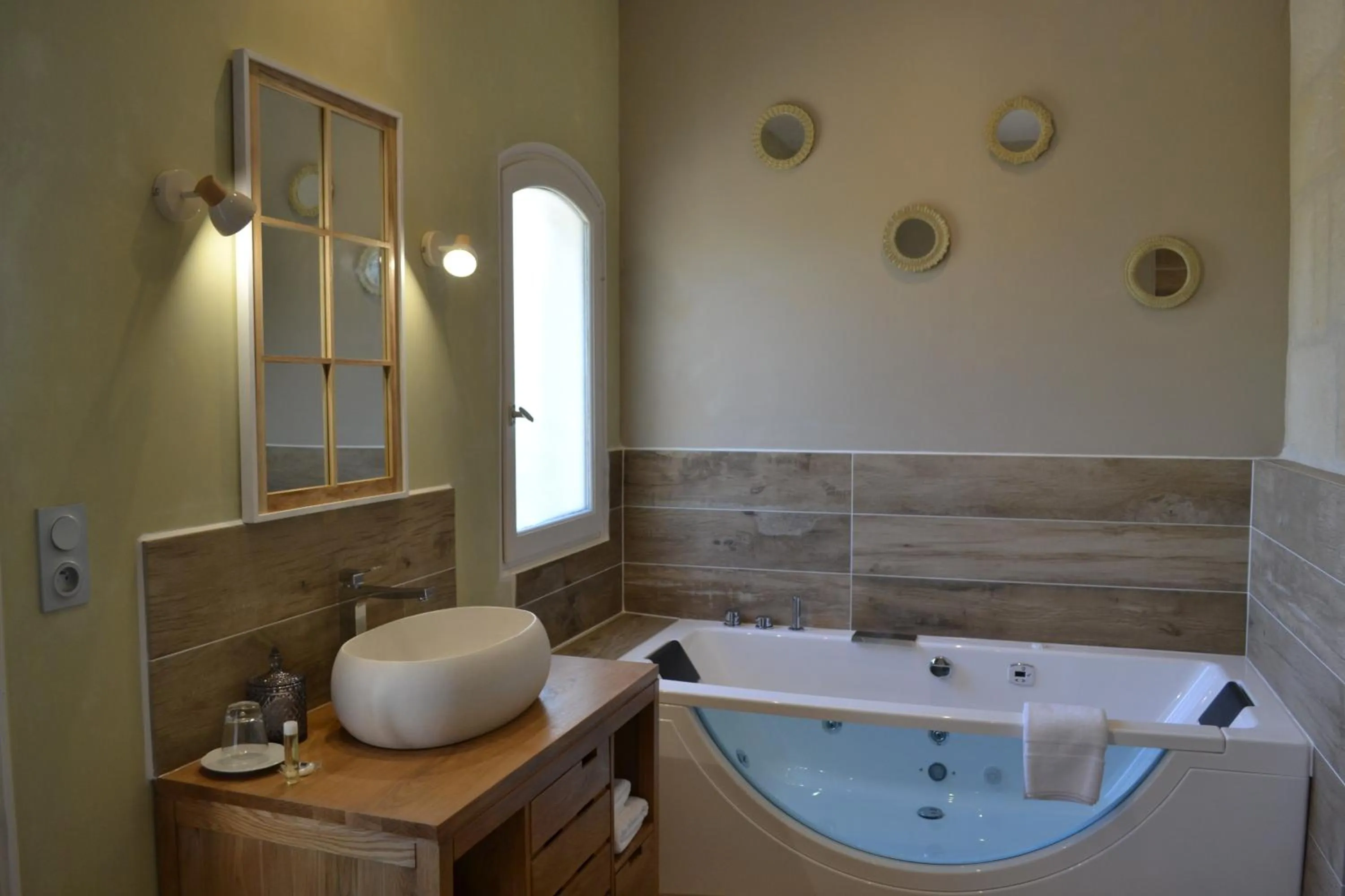 Hot Tub in Mas Petit Prince