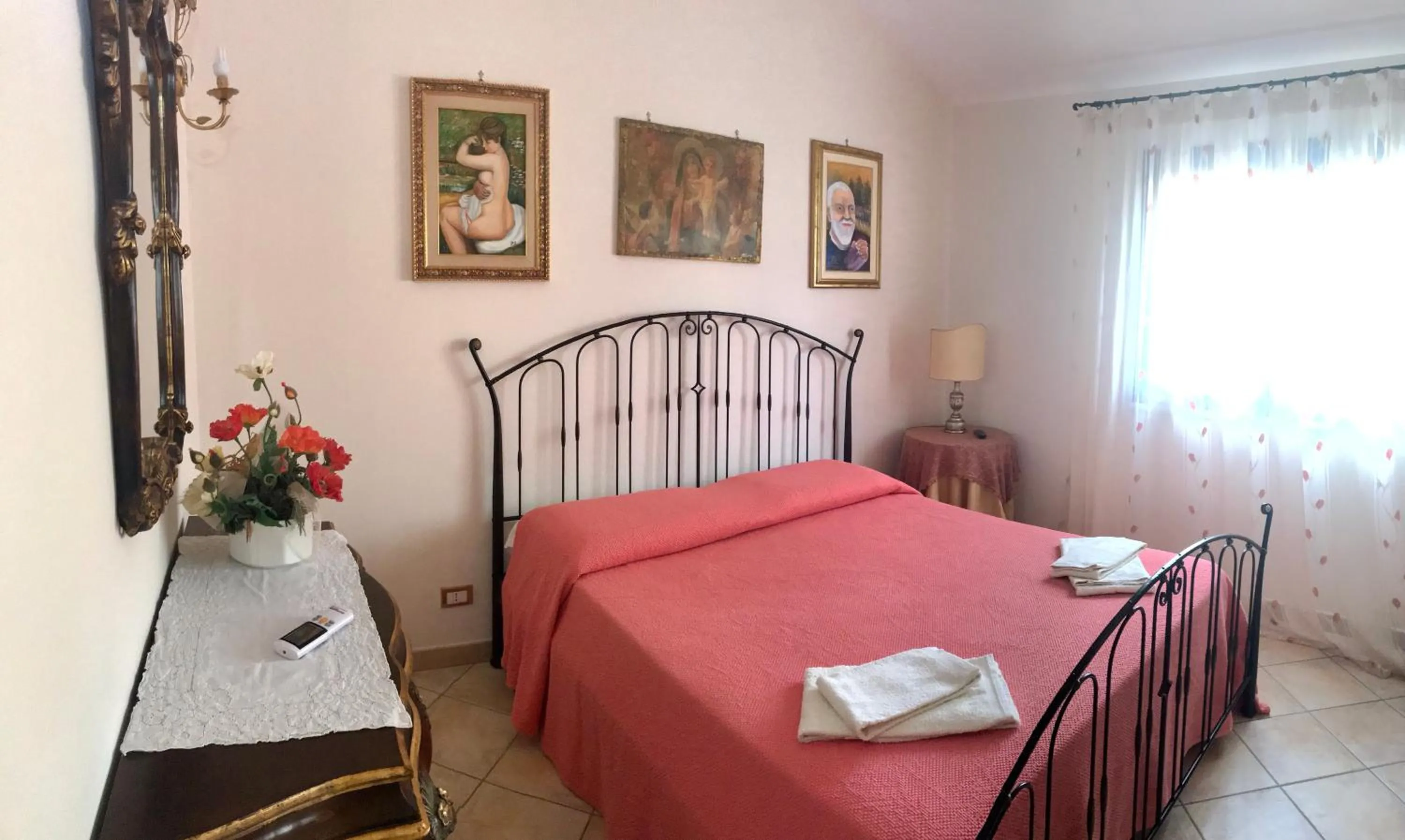 Photo of the whole room, Bed in Baia Cofano Home