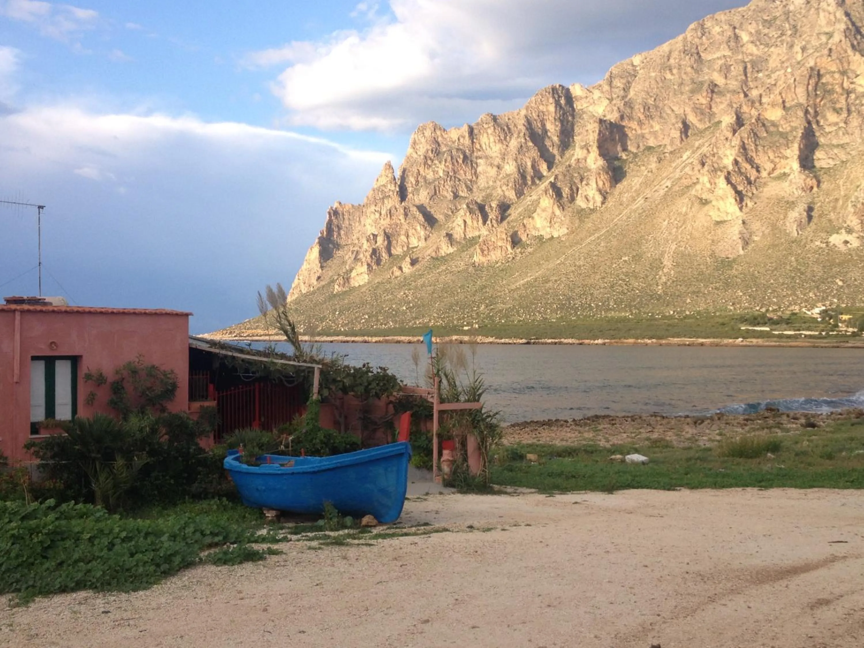 Natural landscape in Baia Cofano Home