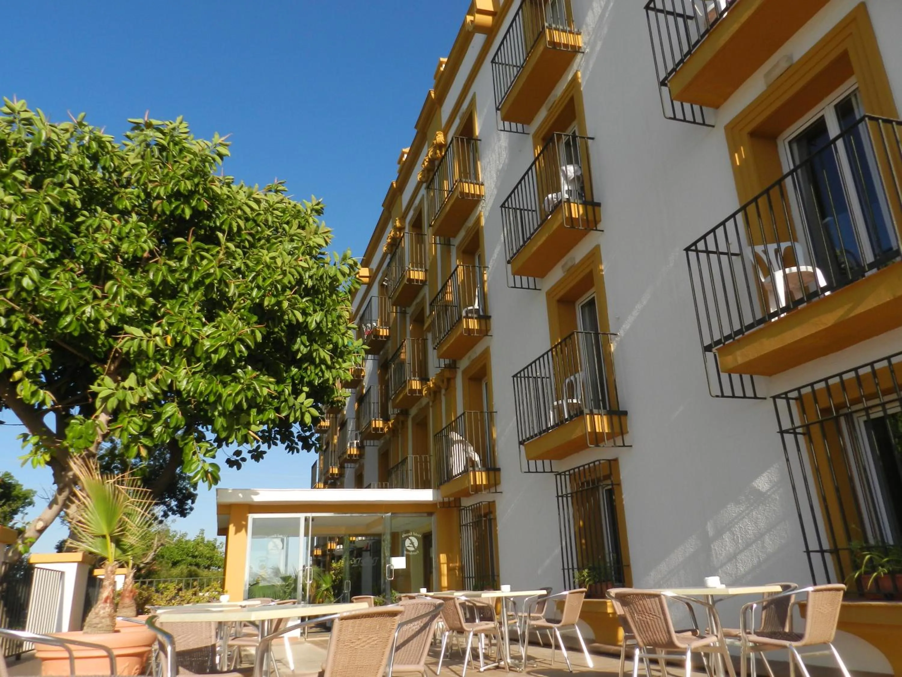 Facade/entrance in Hotel Balneario de Chiclana