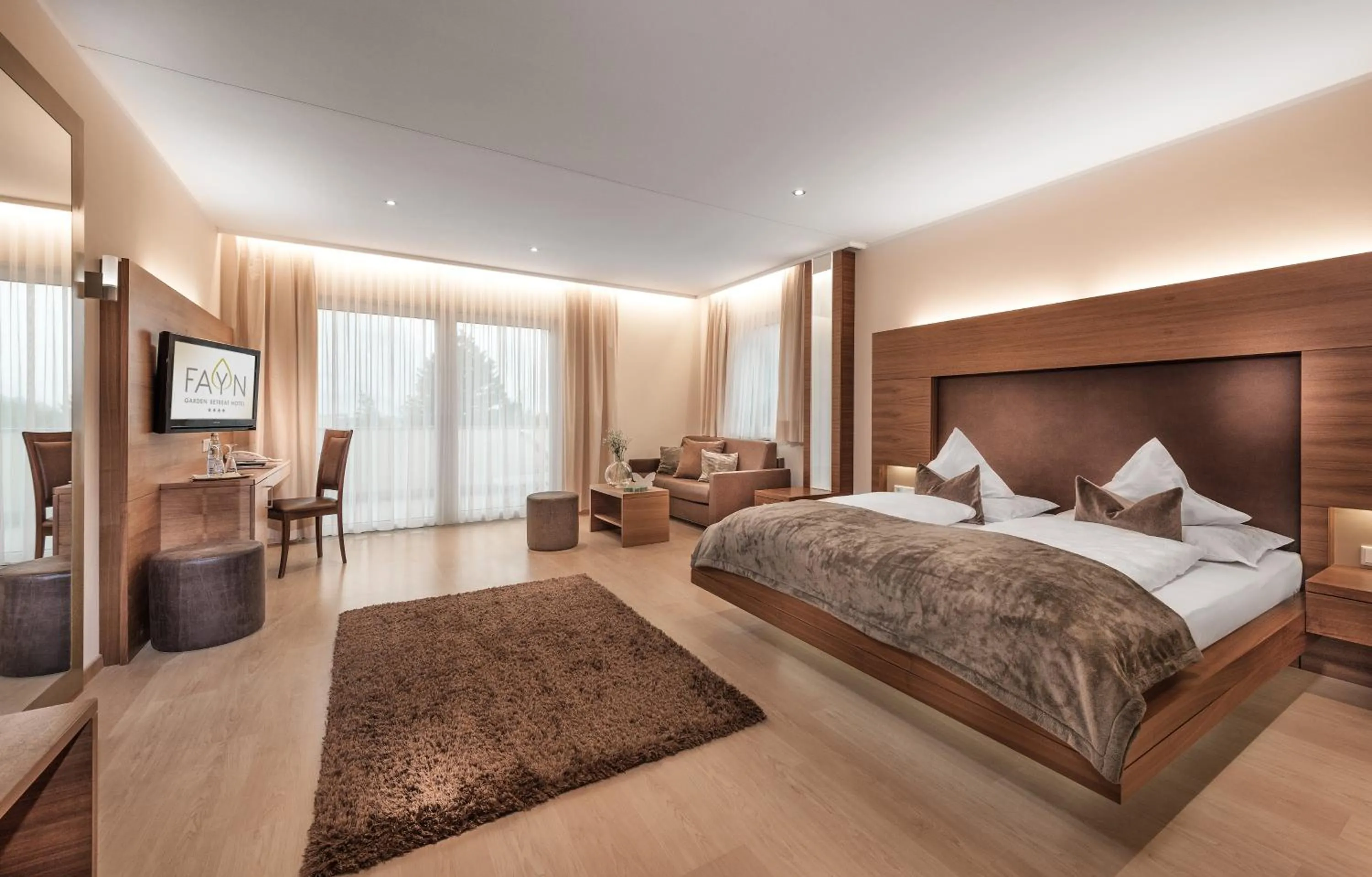 TV and multimedia, Bed in FAYN garden retreat hotel