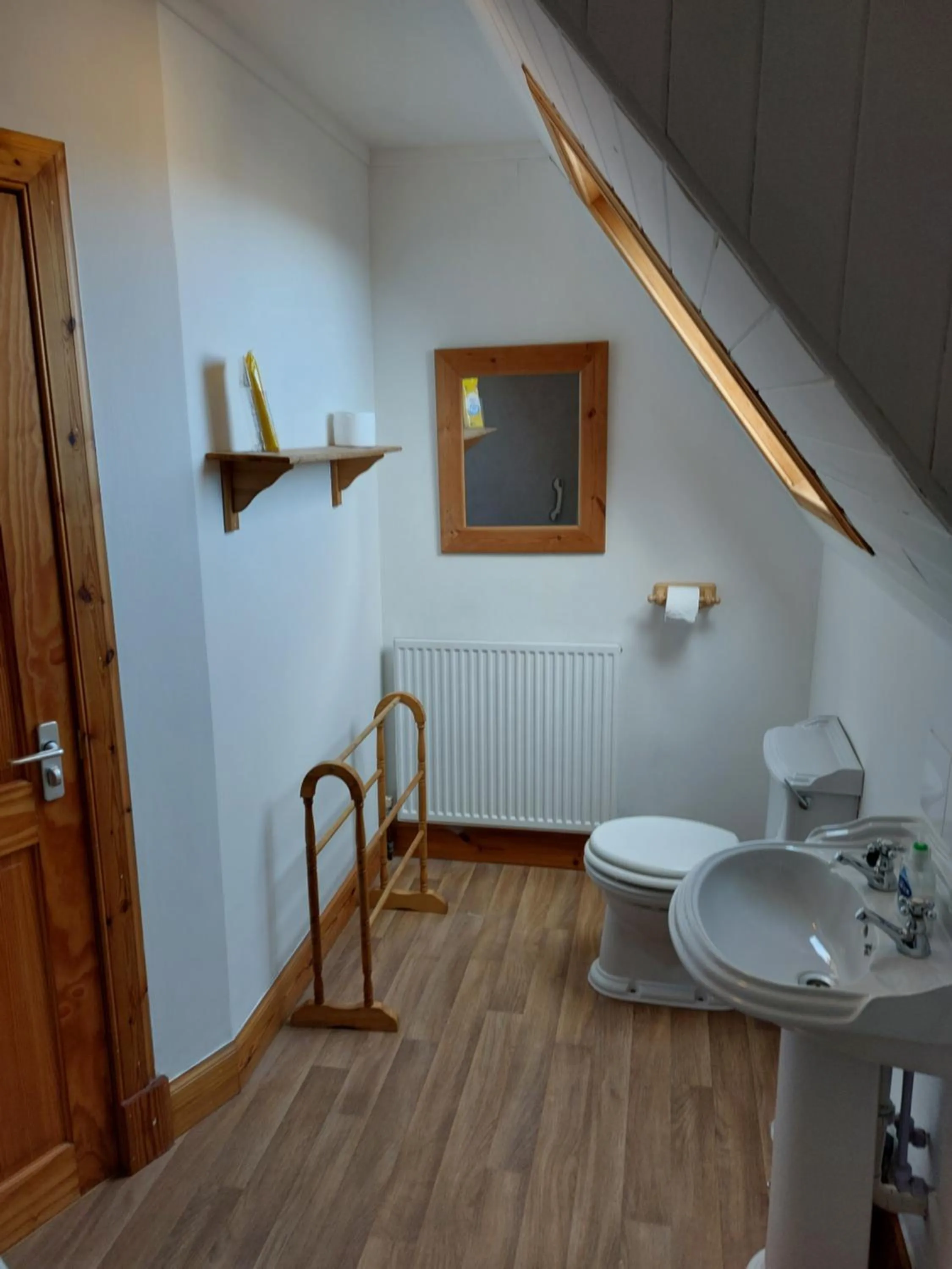 Bathroom in Eddlewood Guest House