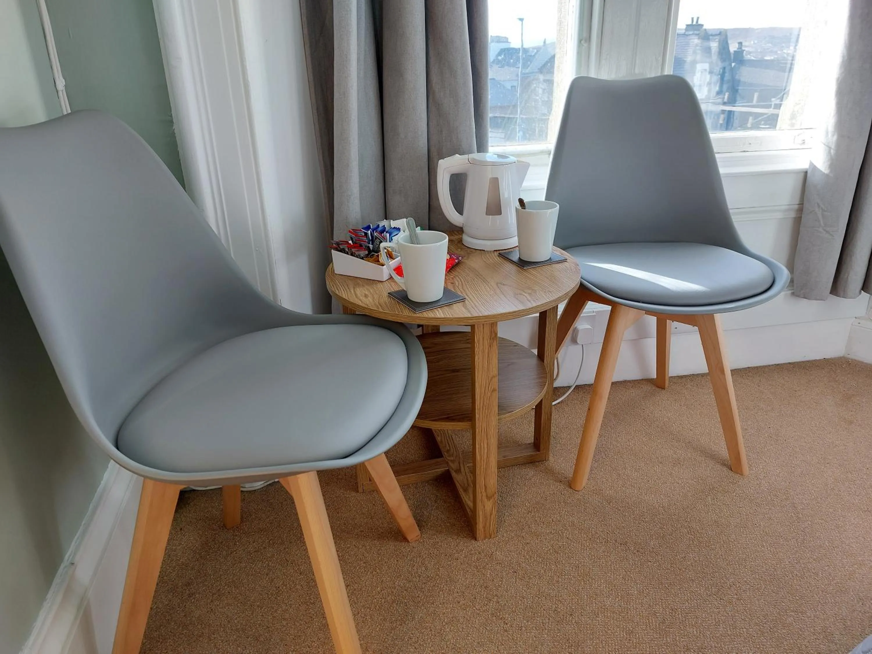 Coffee/tea facilities in Eddlewood Guest House