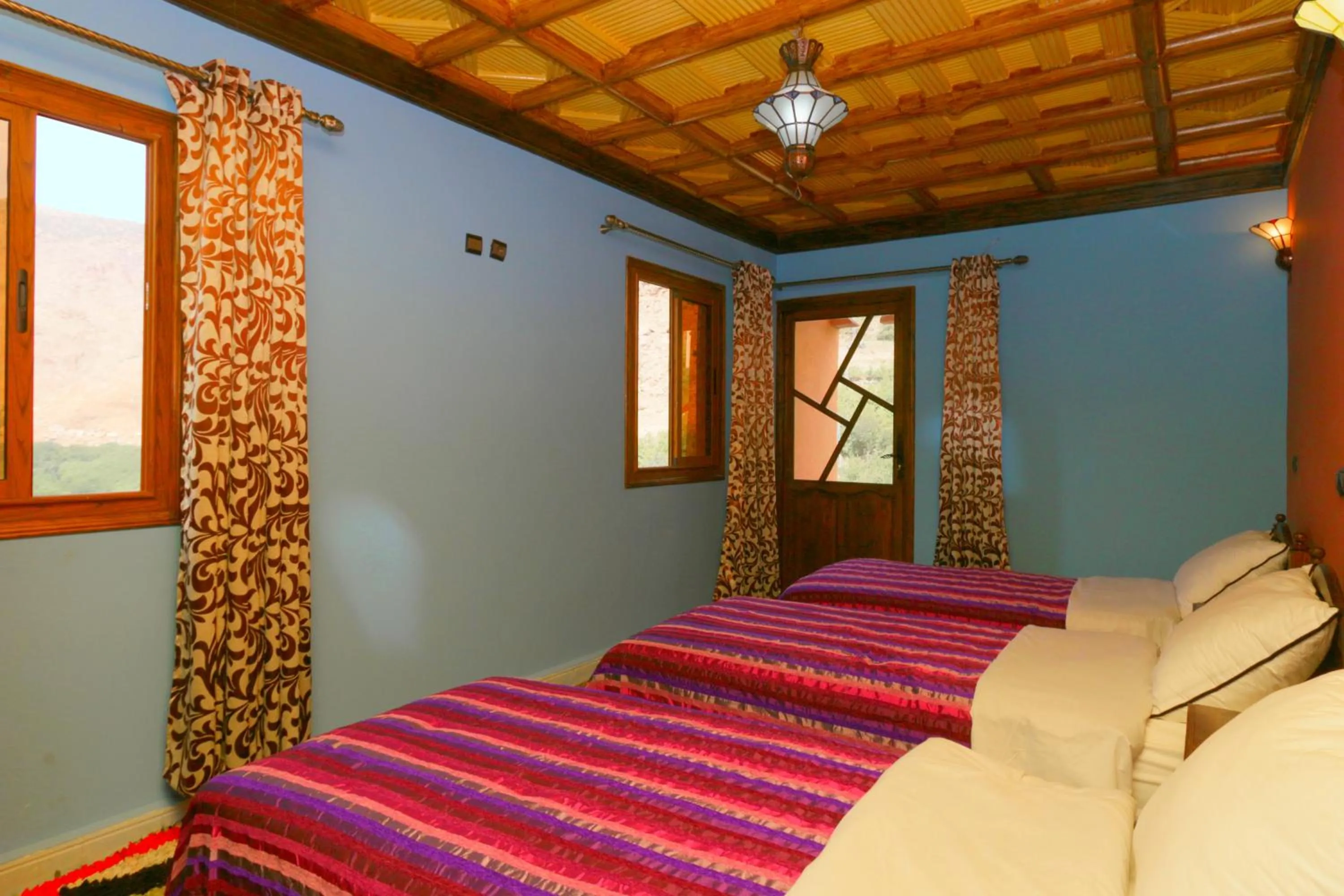 Property building, Bed in Atlas Imoula