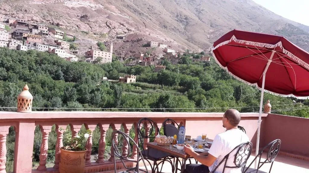 Restaurant/places to eat in Atlas Imoula