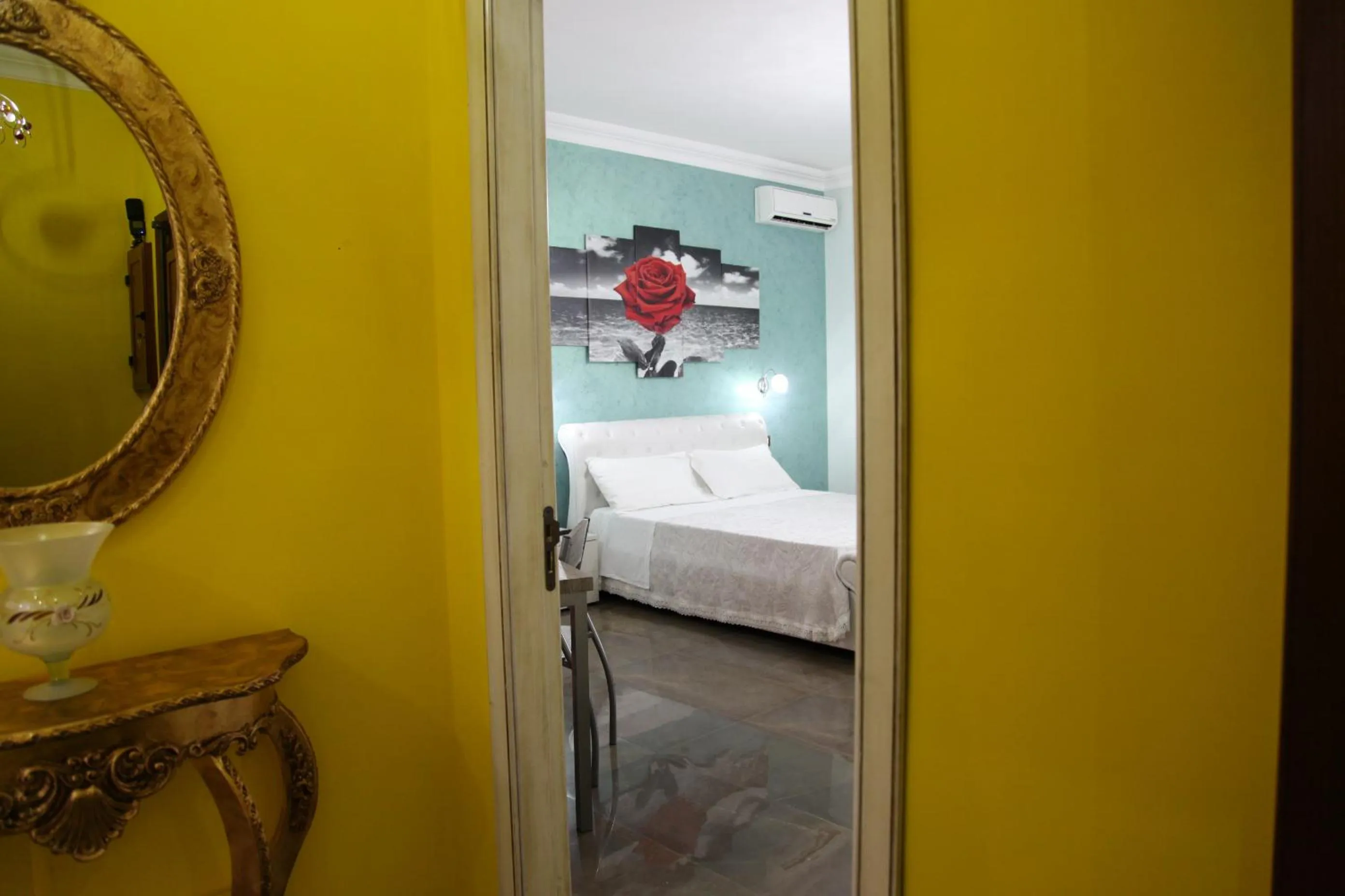 Facade/entrance in Palazzo Primavera