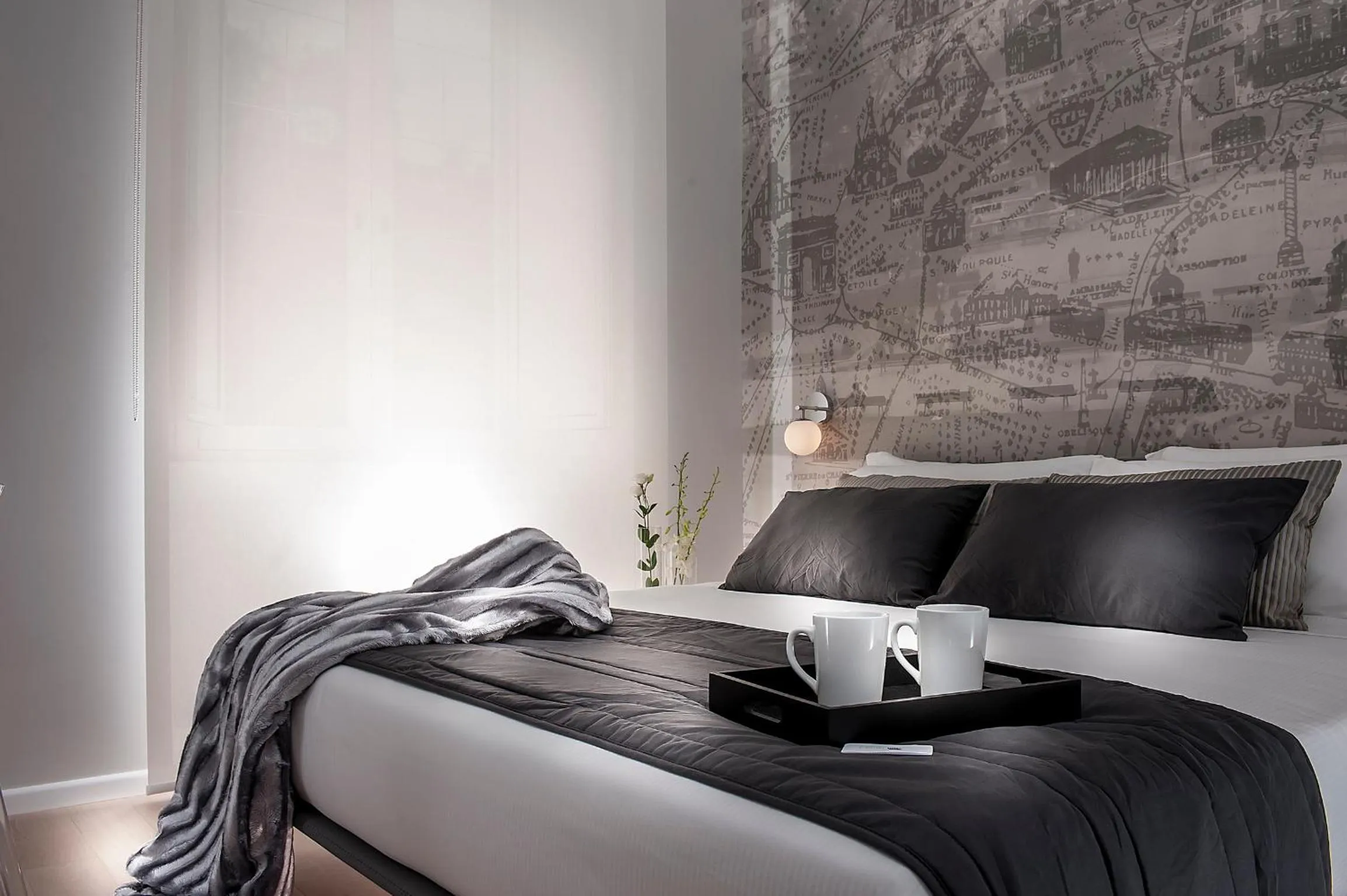 Photo of the whole room, Bed in Colosseum Corner