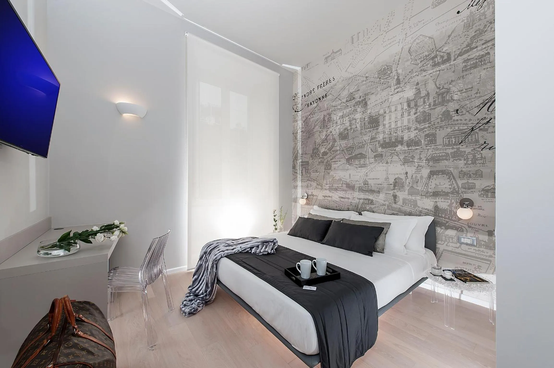 TV and multimedia, Bed in Colosseum Corner