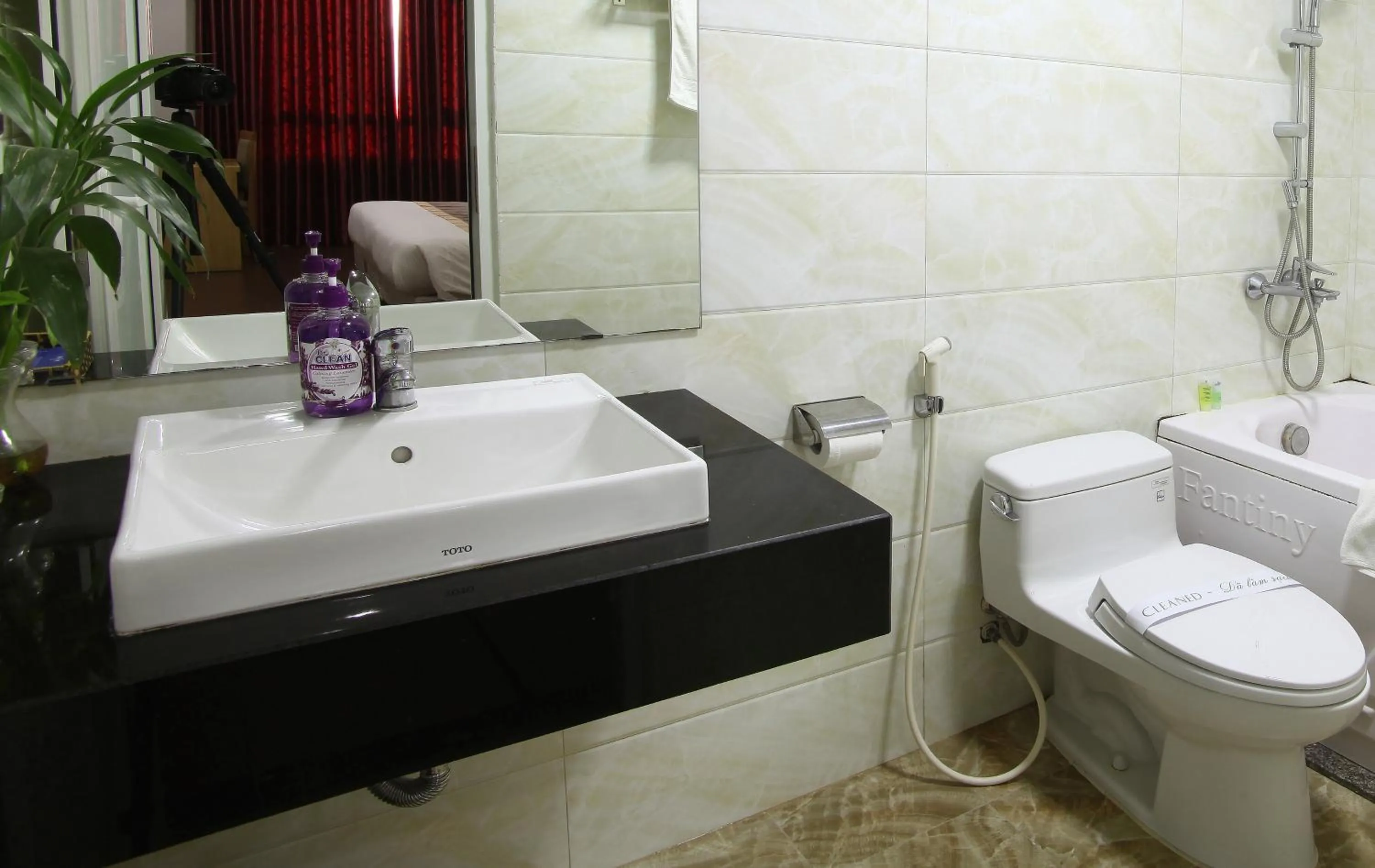 Shower in Blue Pearl Hanoi Hotel