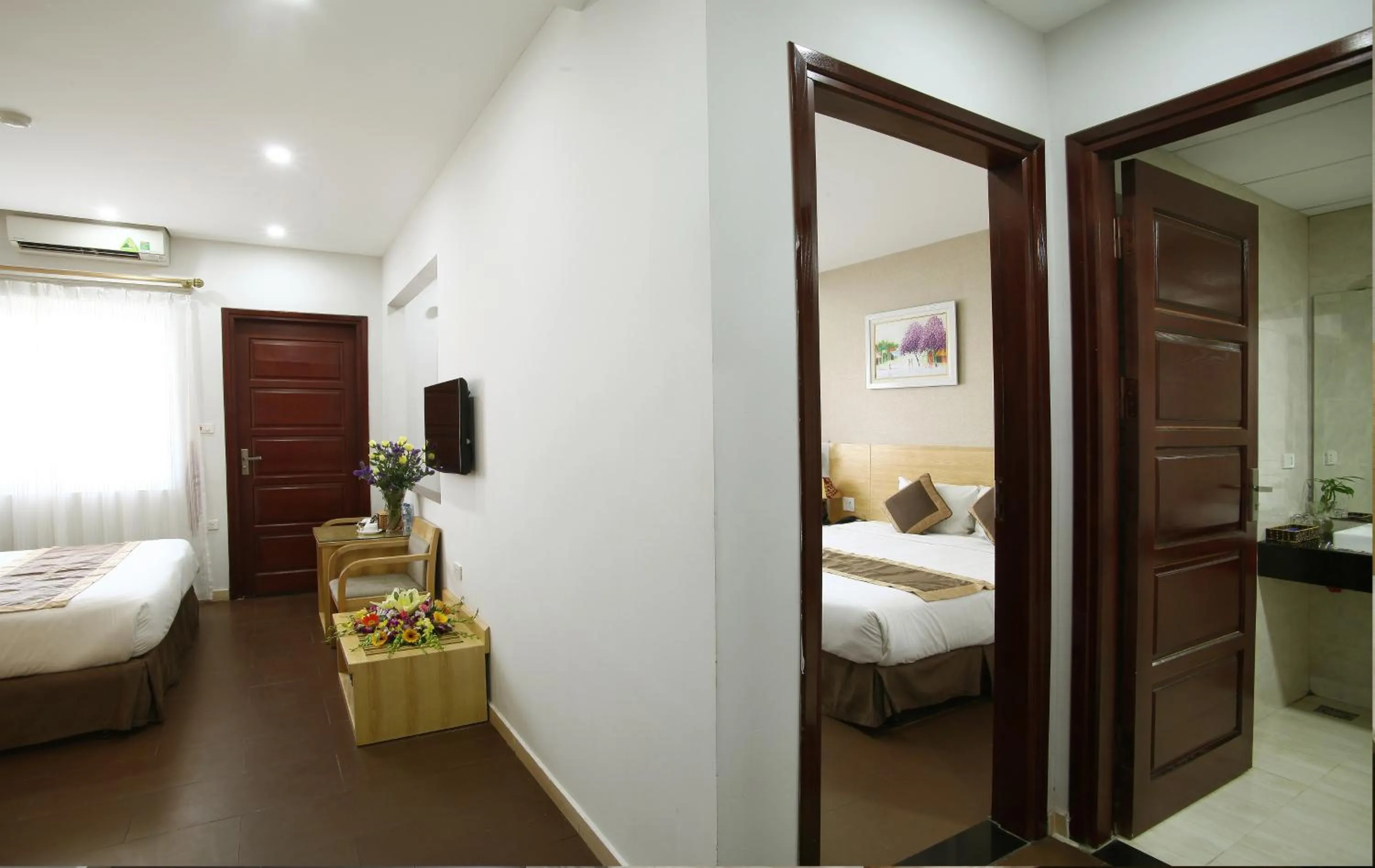 Shower, Bed in Blue Pearl Hanoi Hotel