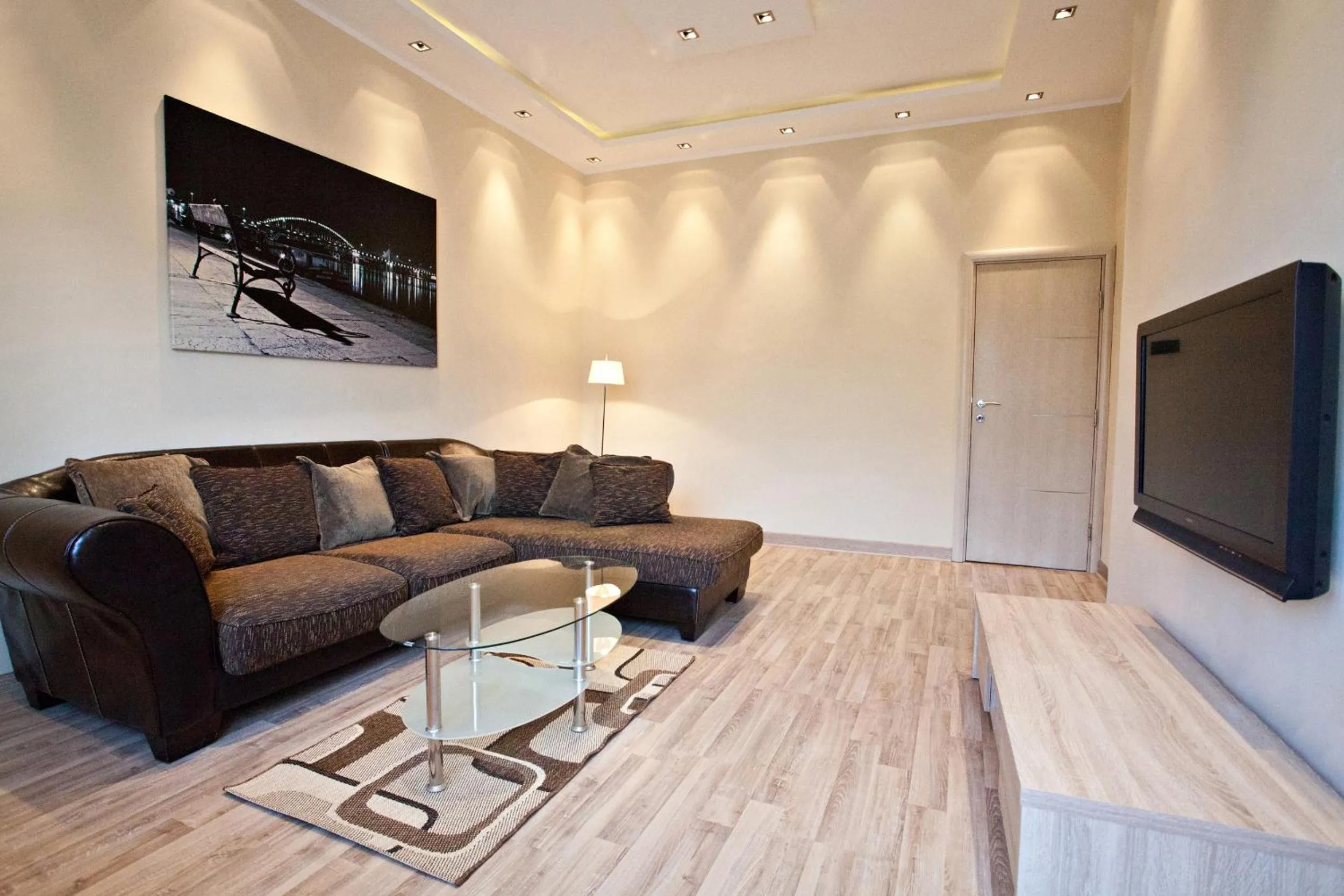 TV and multimedia in Feel Belgrade Bohemian Apartment