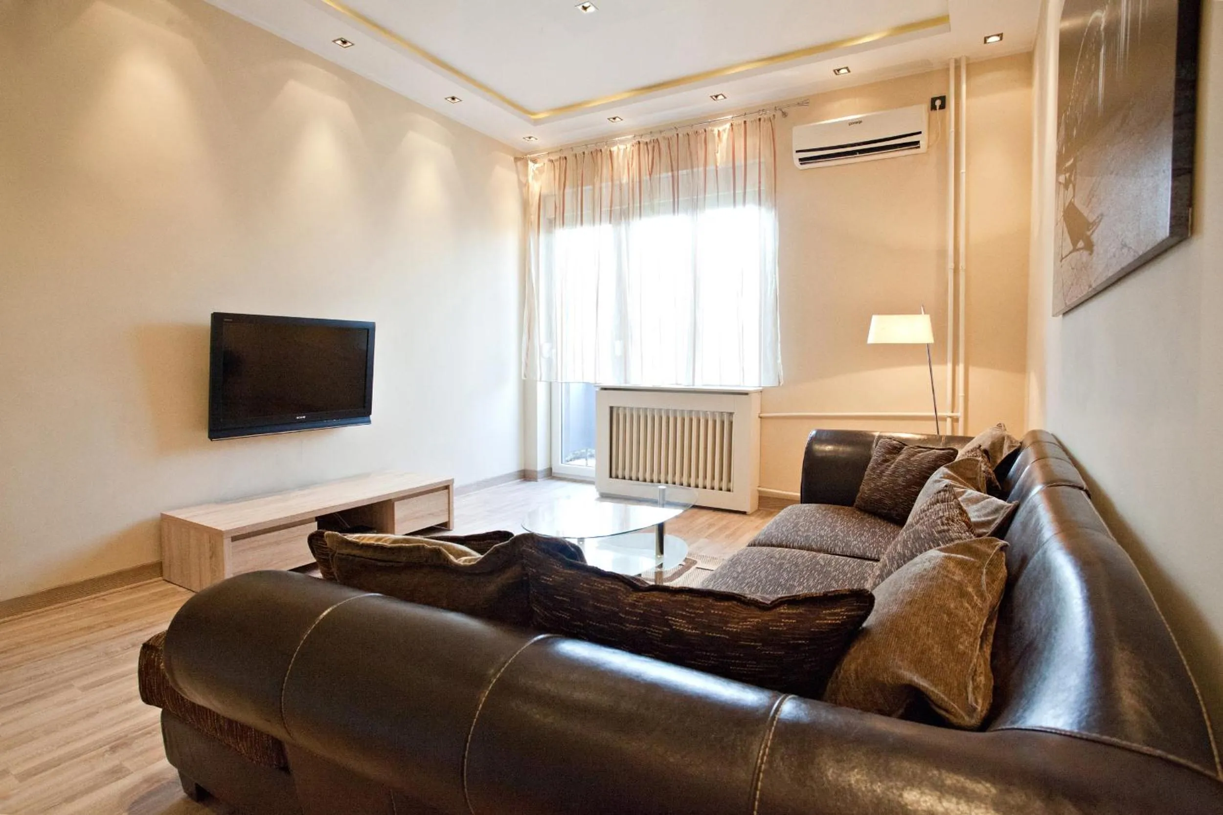 TV and multimedia in Feel Belgrade Bohemian Apartment