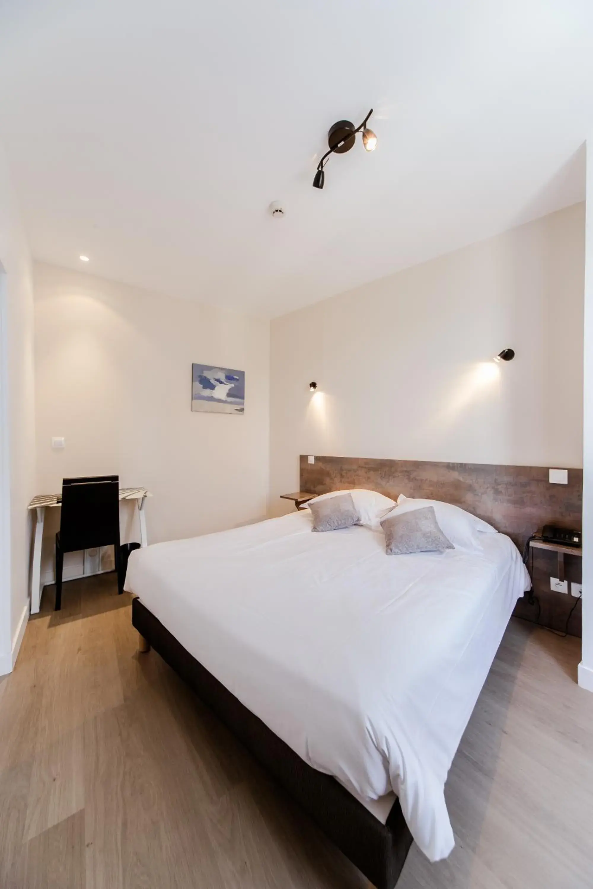 Bedroom, Bed in LOGIS HOTEL - Le Petit Bellon Bedroom, Bed in LOGIS HOTEL - Le Petit Bellon