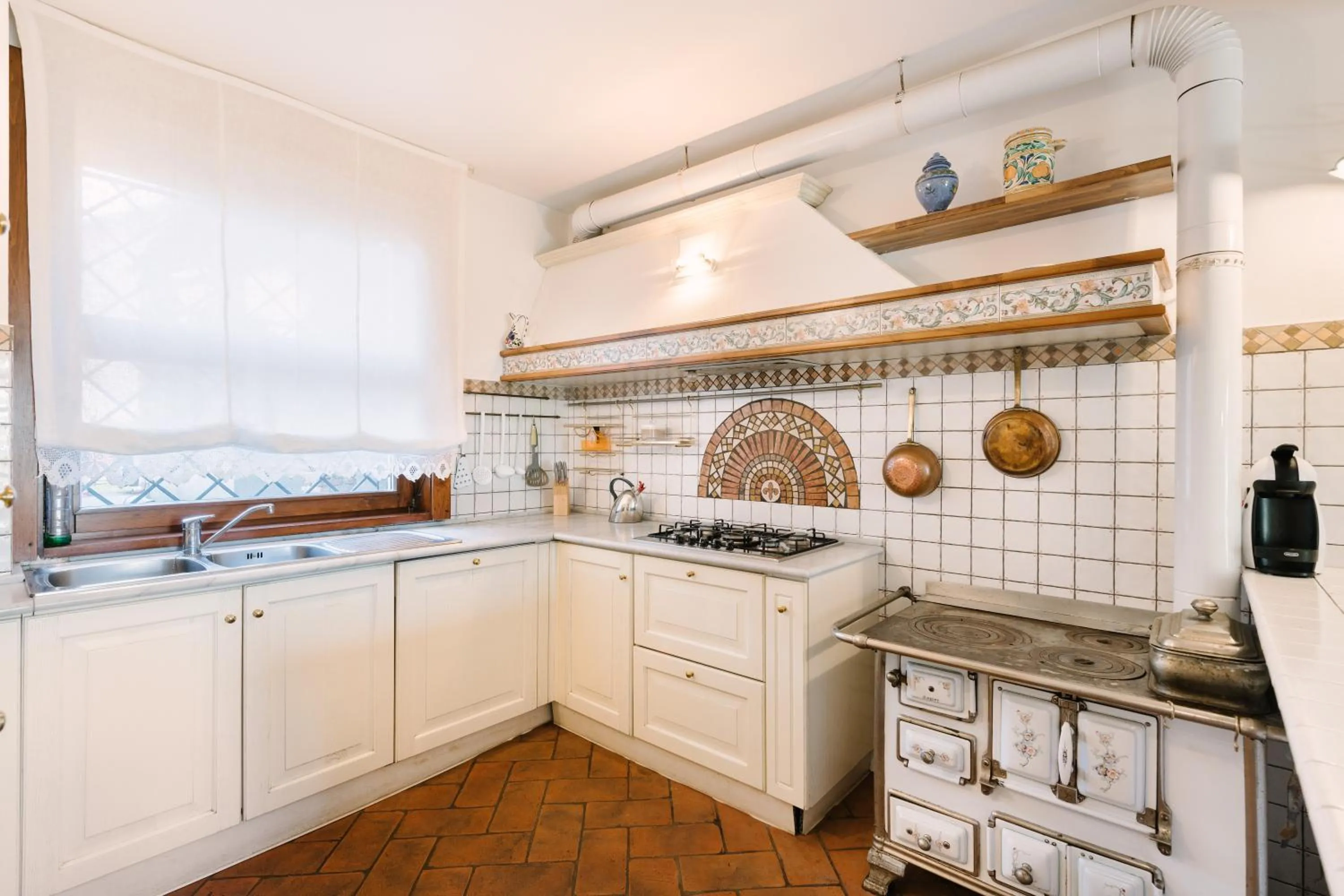 Kitchen or kitchenette in Villa Rosalia