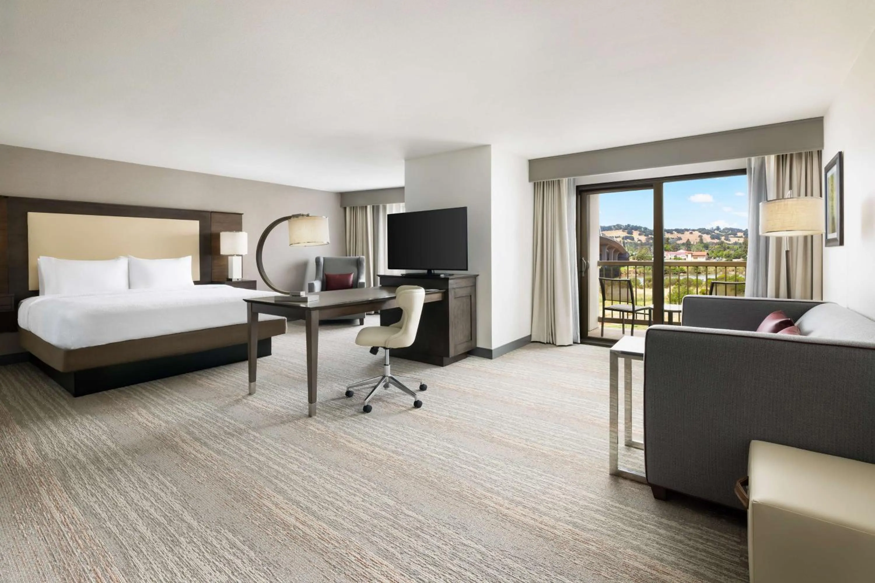 Bedroom, Bed in Hampton Inn & Suites - Napa, CA