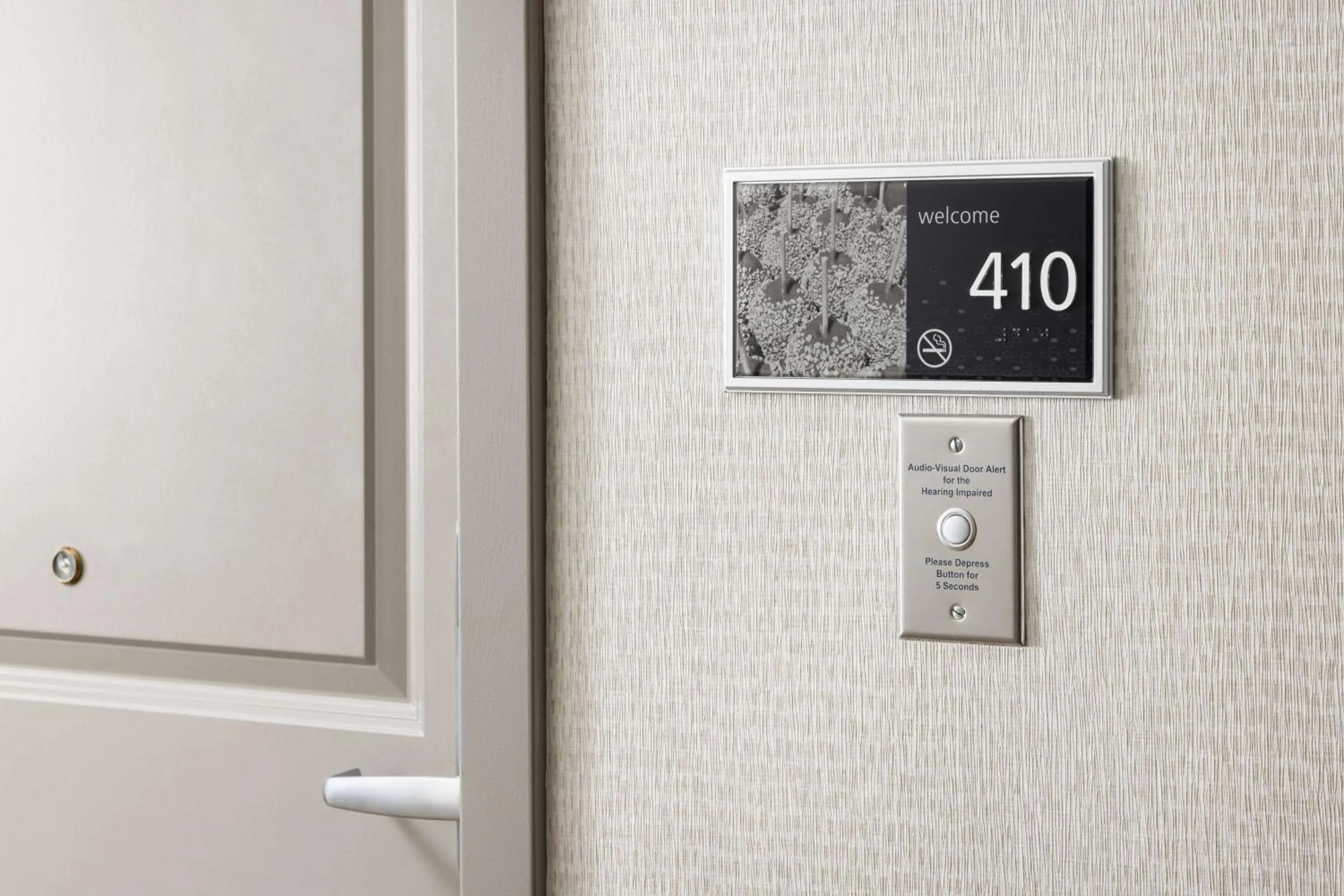 Bedroom in Hampton Inn & Suites - Napa, CA