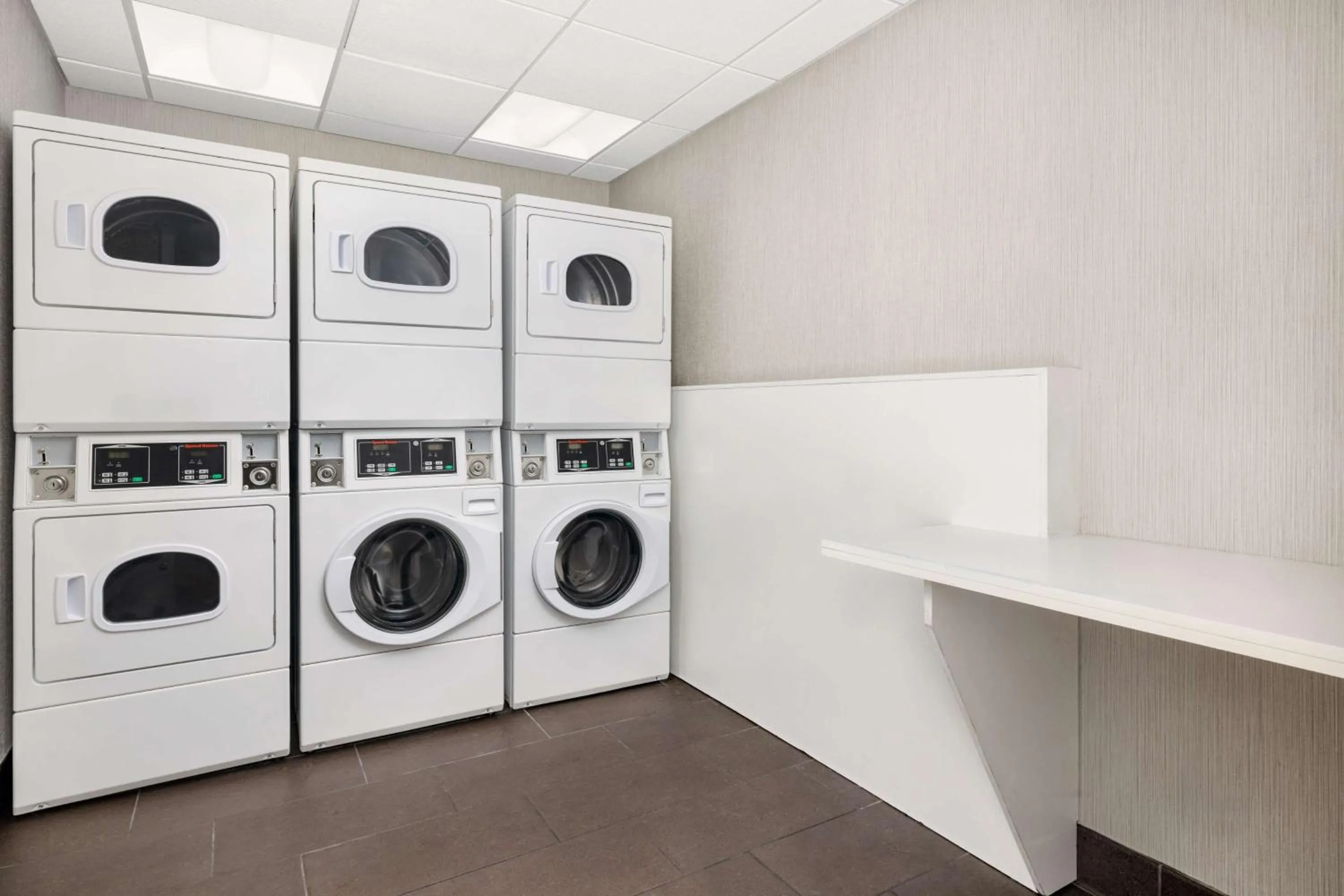 Property building in Hampton Inn & Suites - Napa, CA