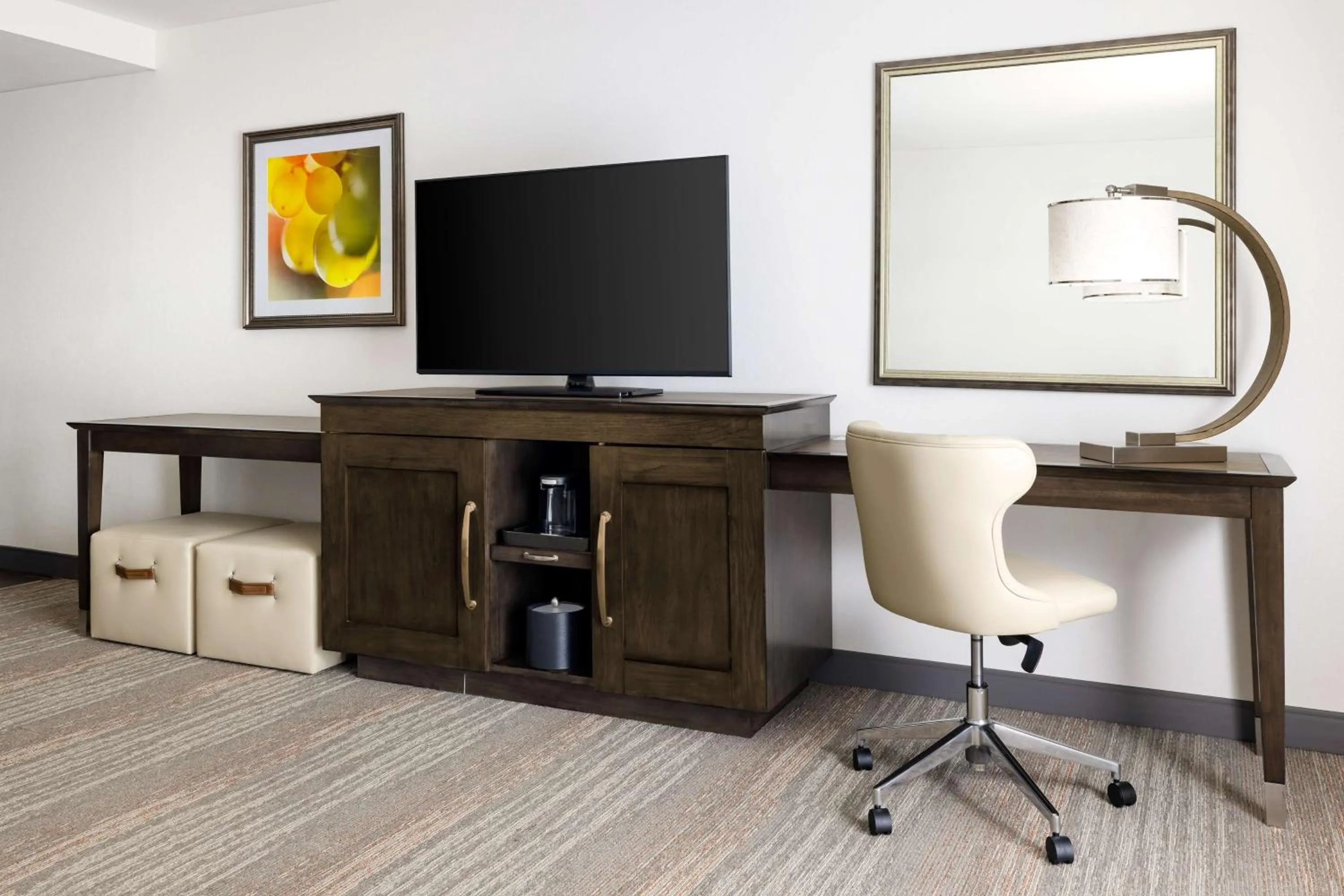 Bedroom in Hampton Inn & Suites - Napa, CA