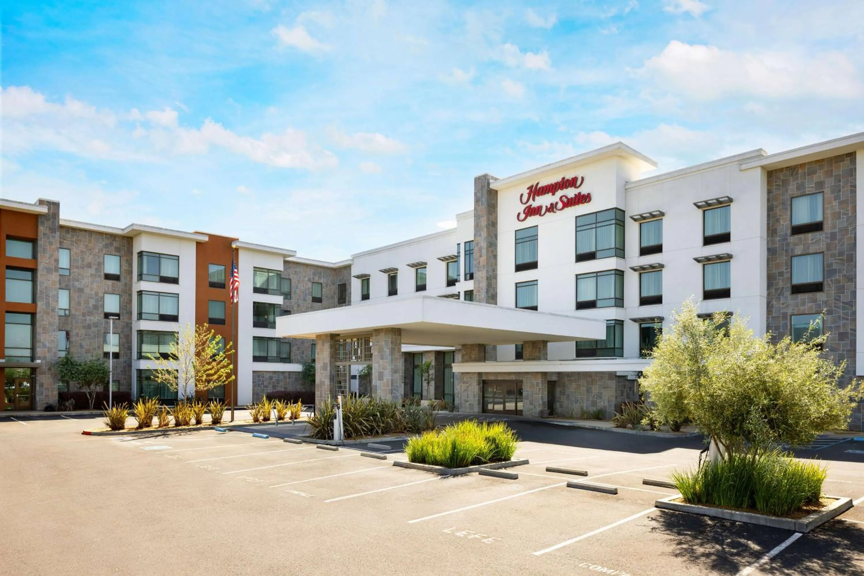 Property building in Hampton Inn & Suites - Napa, CA