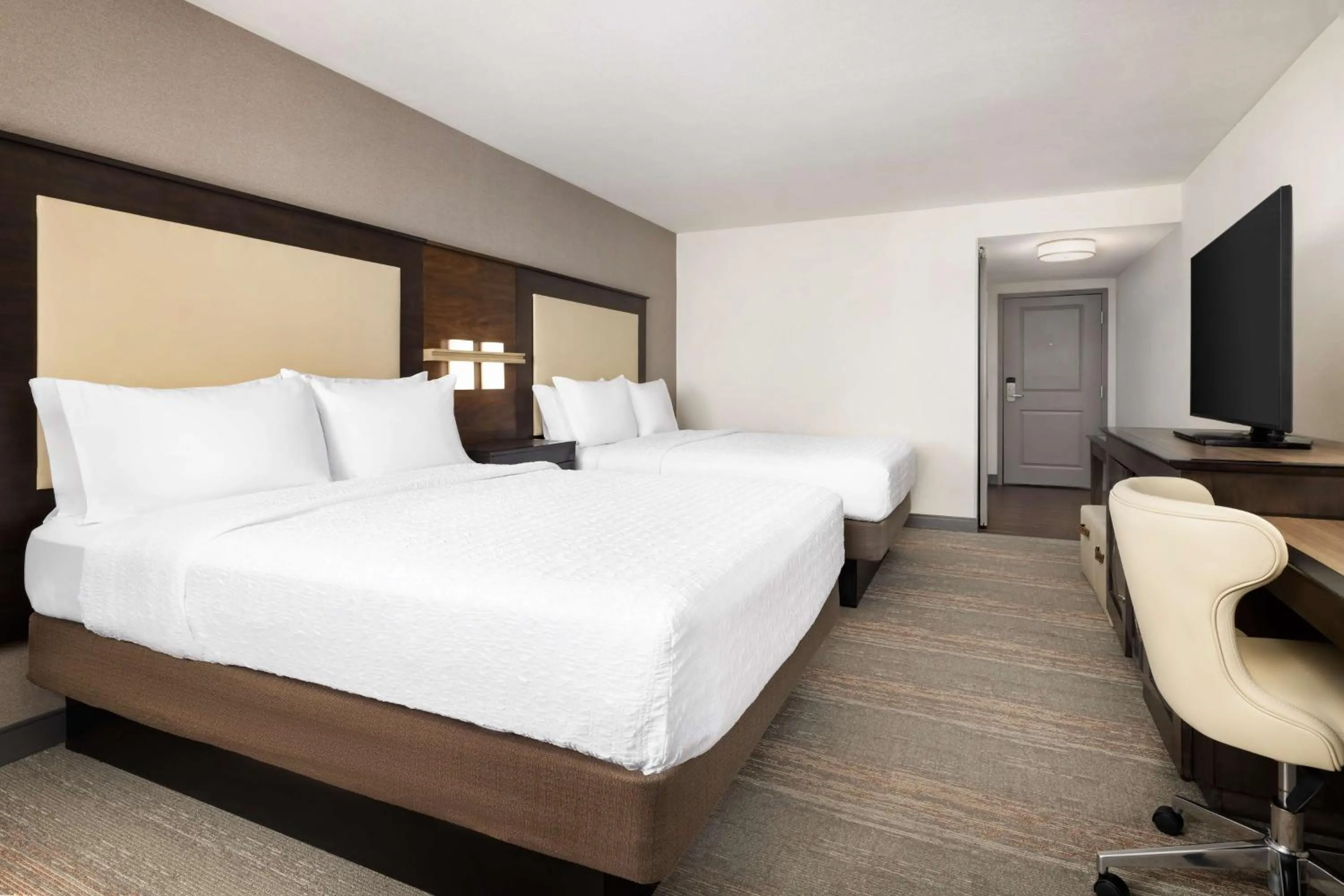 Bed in Hampton Inn & Suites - Napa, CA