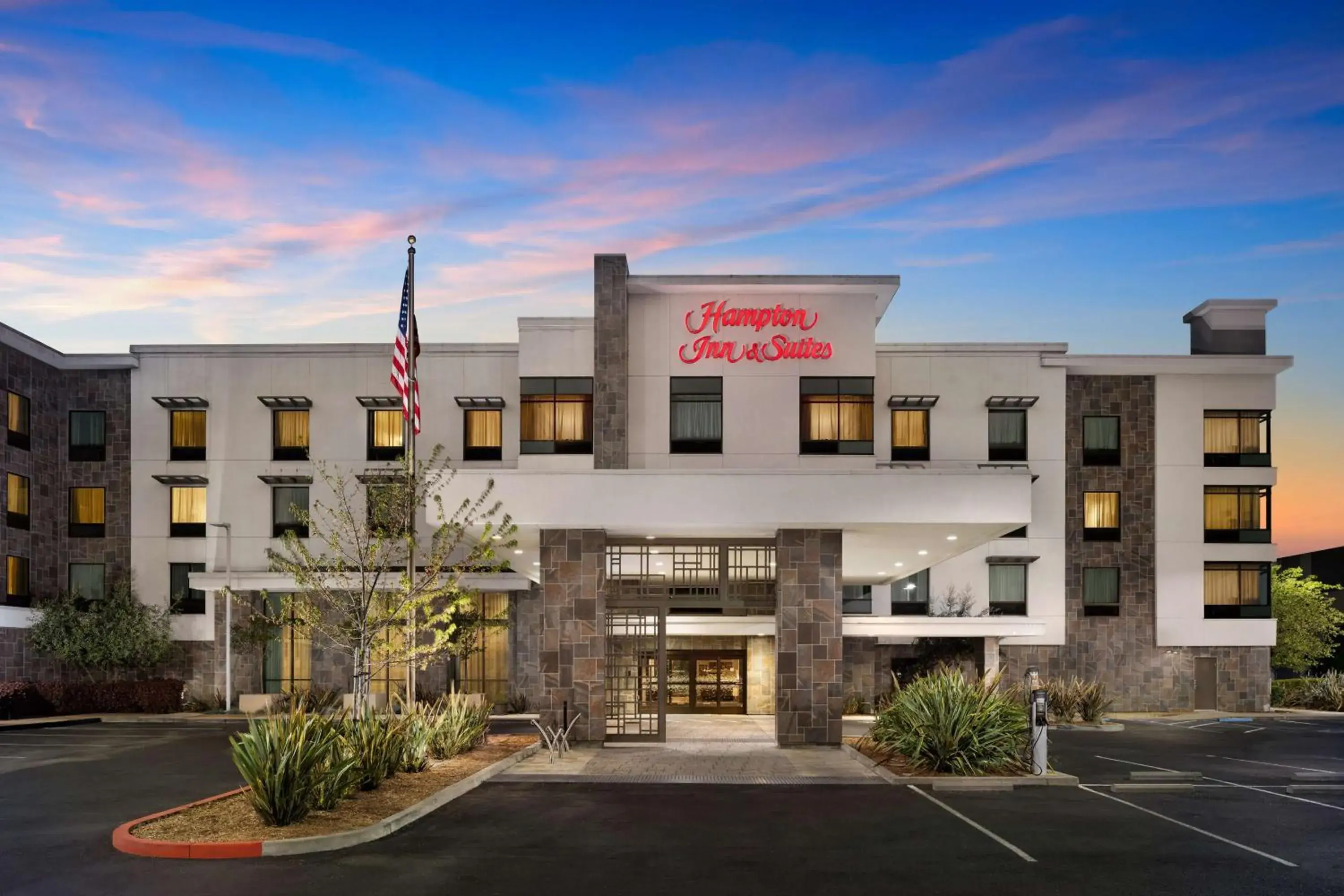 Property building in Hampton Inn & Suites - Napa, CA Property building in Hampton Inn & Suites - Napa, CA