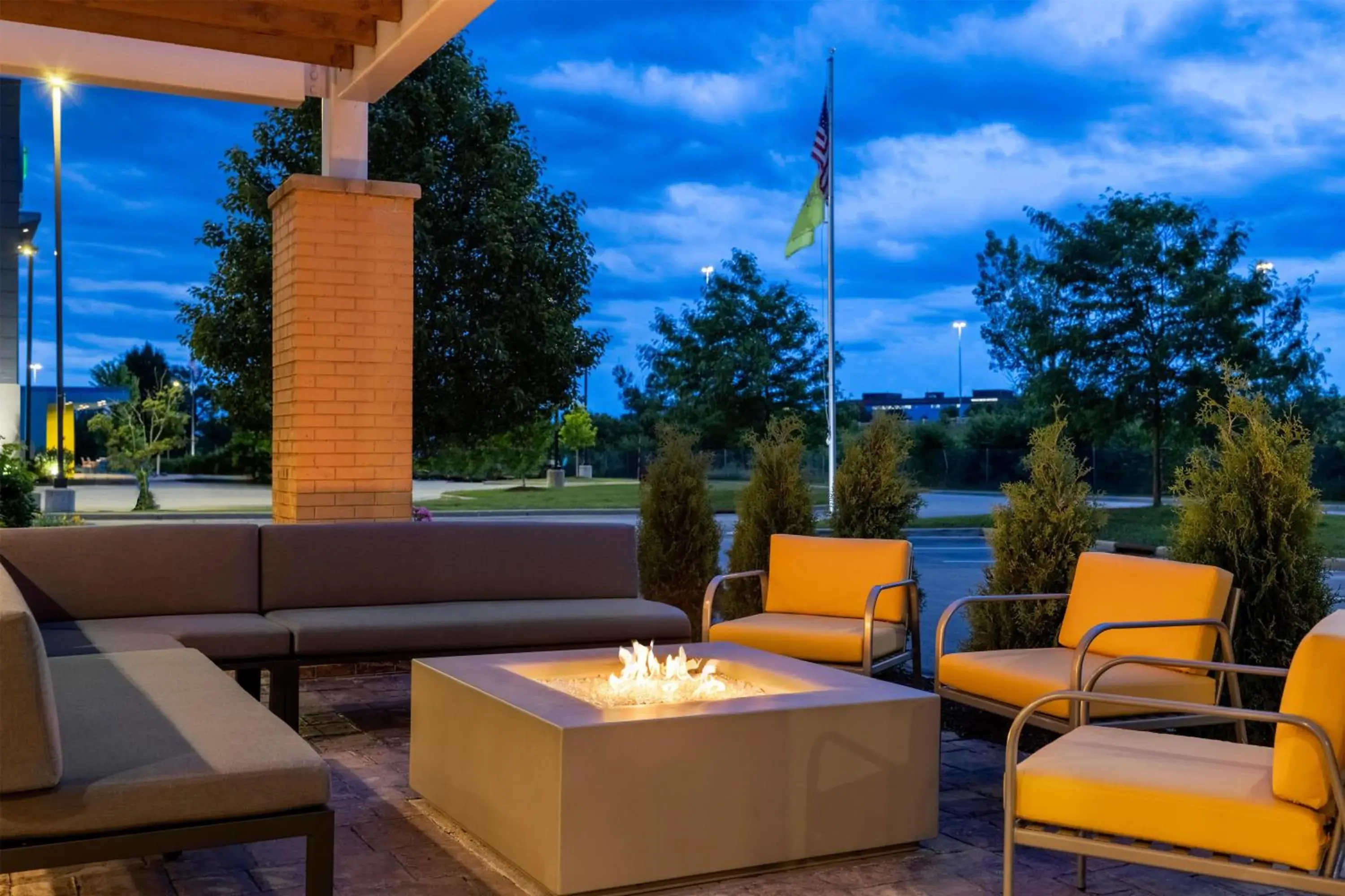 Home2 Suites by Hilton Milwaukee Brookfield Home2 Suites by Hilton Milwaukee Brookfield