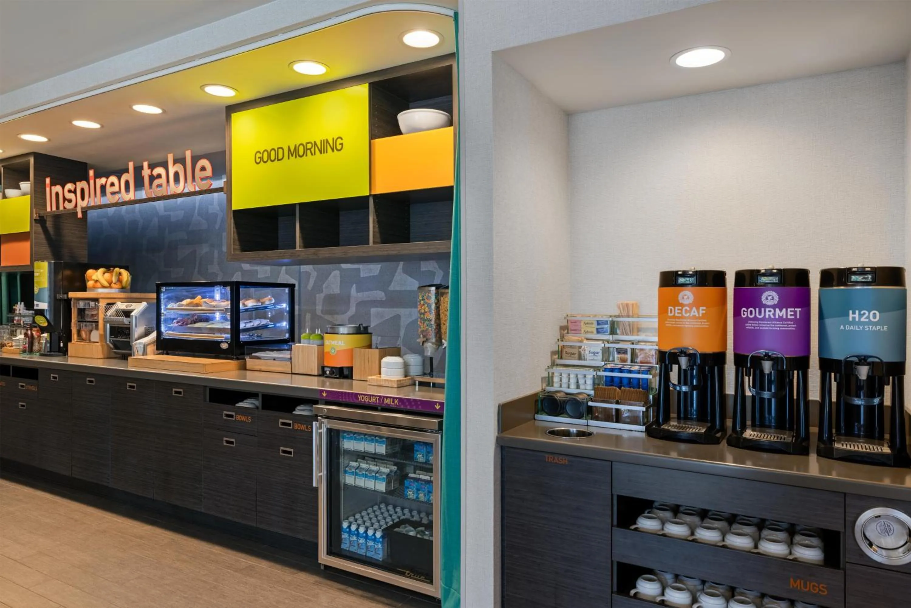 Breakfast in Home2 Suites by Hilton Milwaukee Brookfield