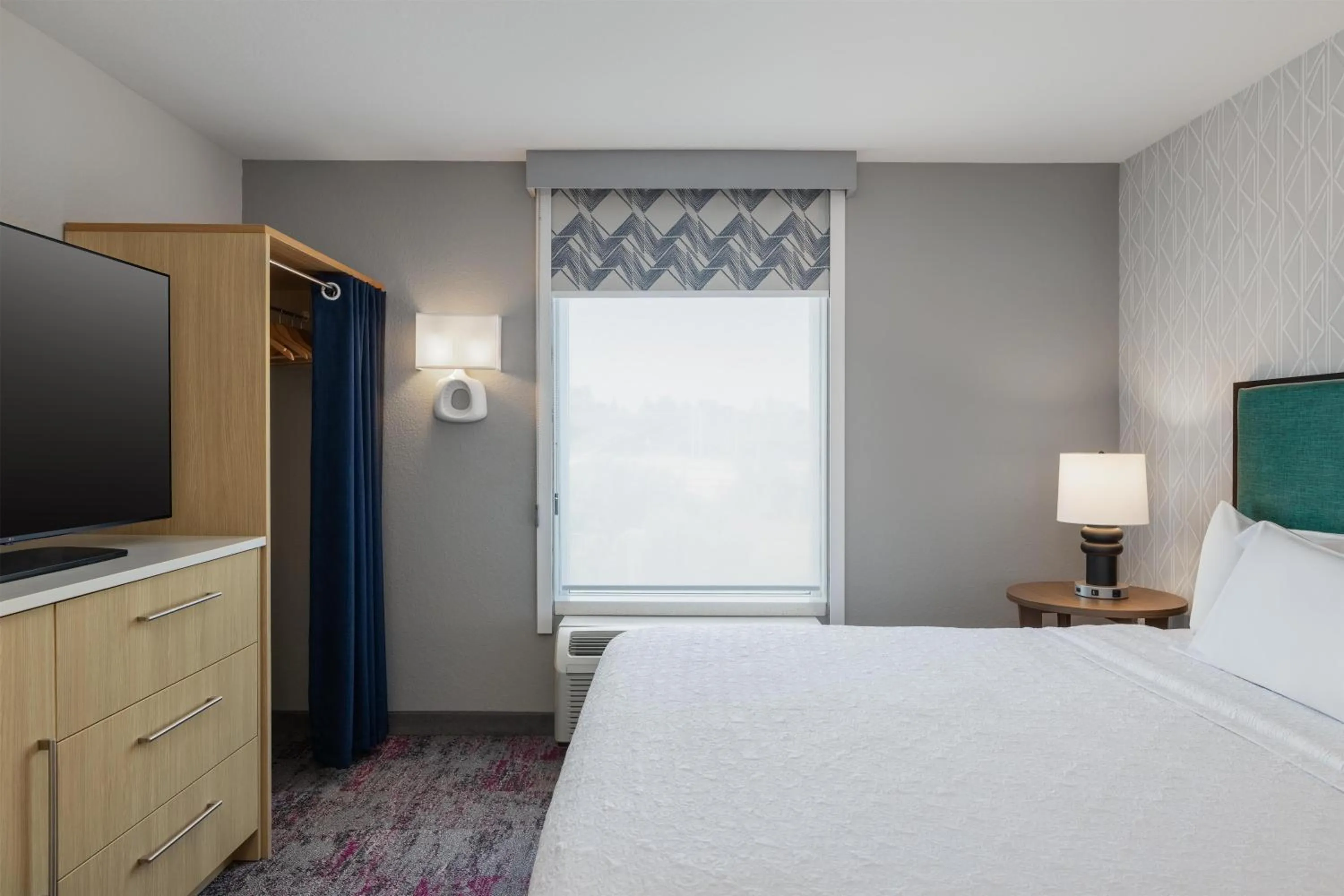 Bed in Home2 Suites by Hilton Milwaukee Brookfield