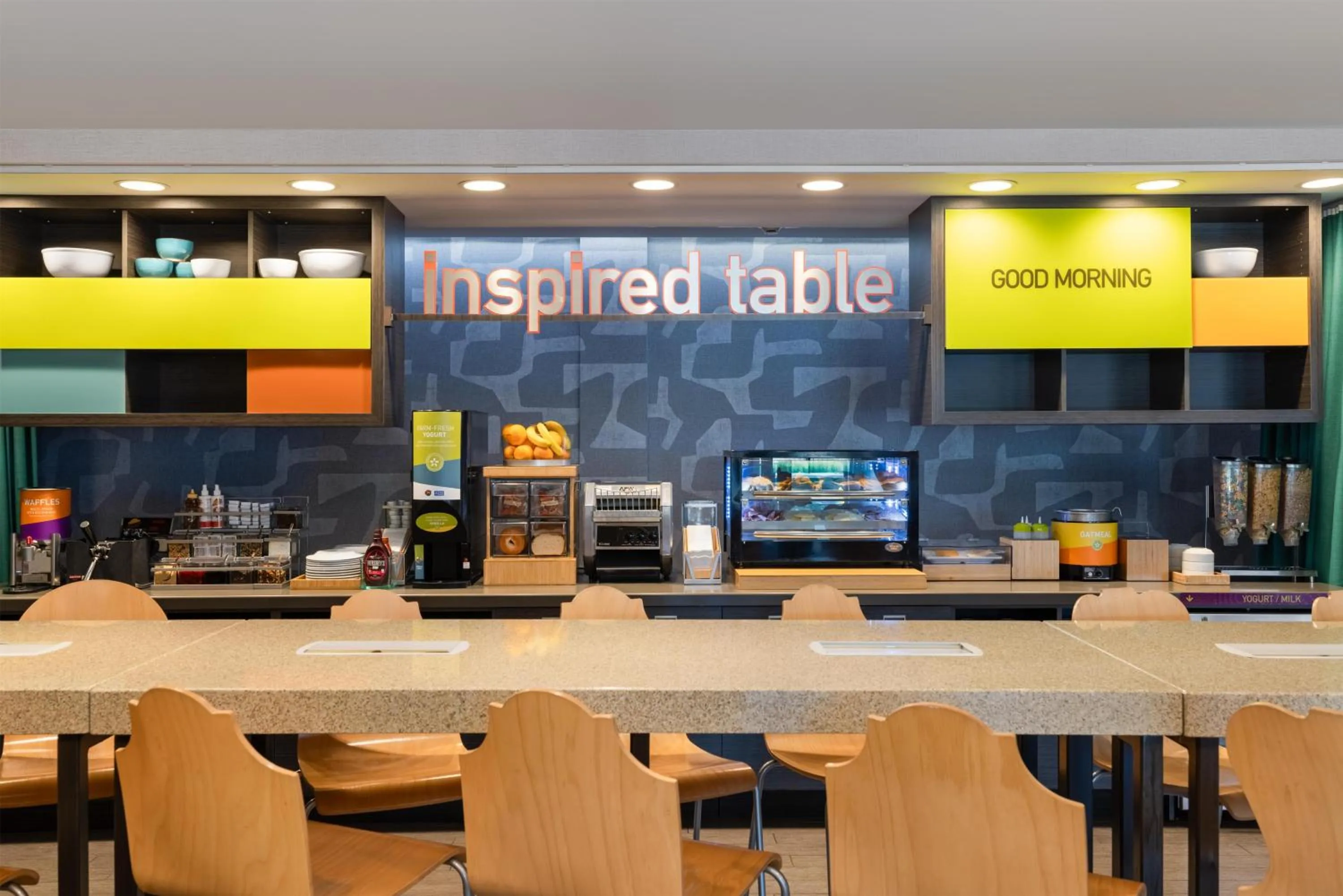 Breakfast in Home2 Suites by Hilton Milwaukee Brookfield