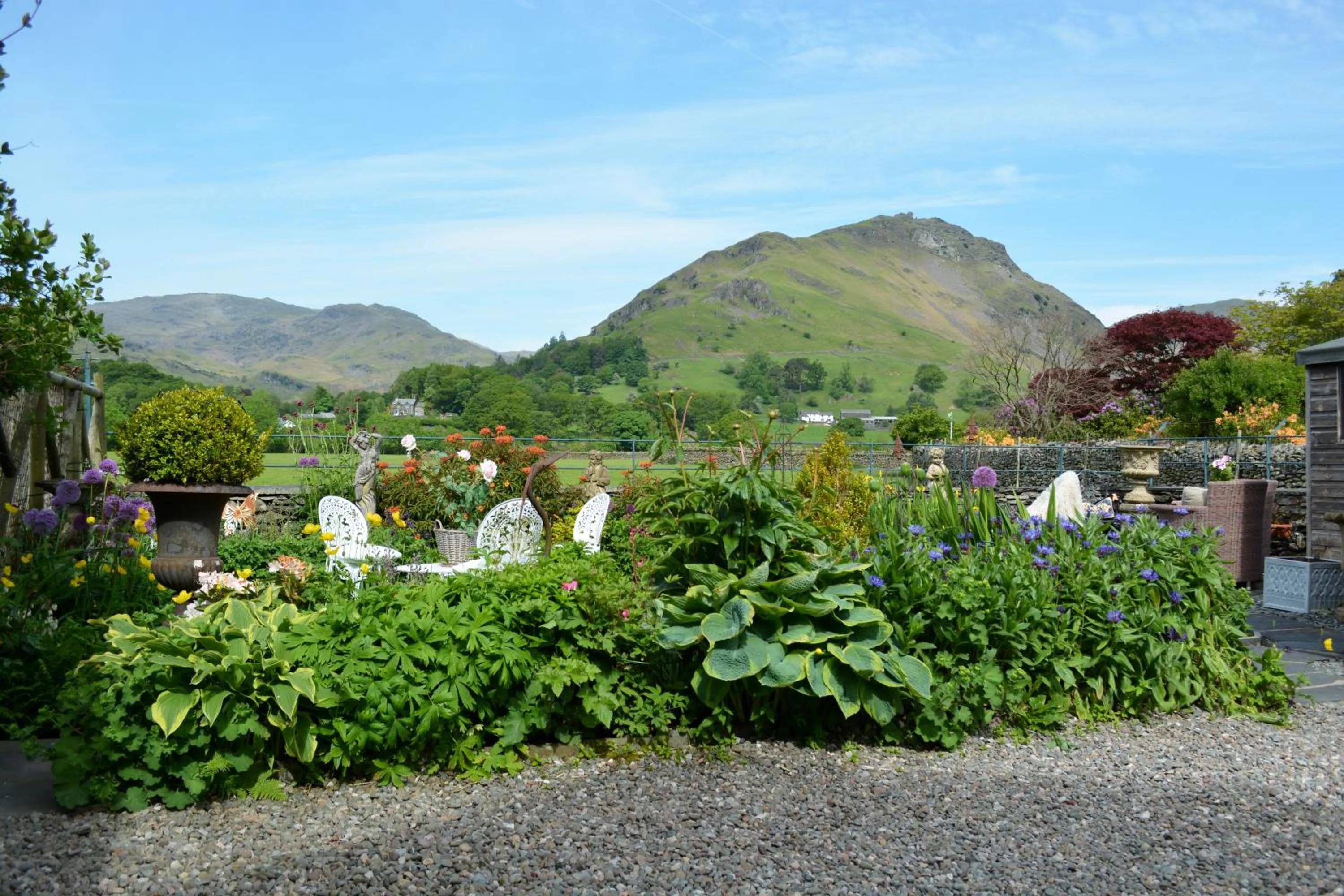 Mountain view in Raise View House