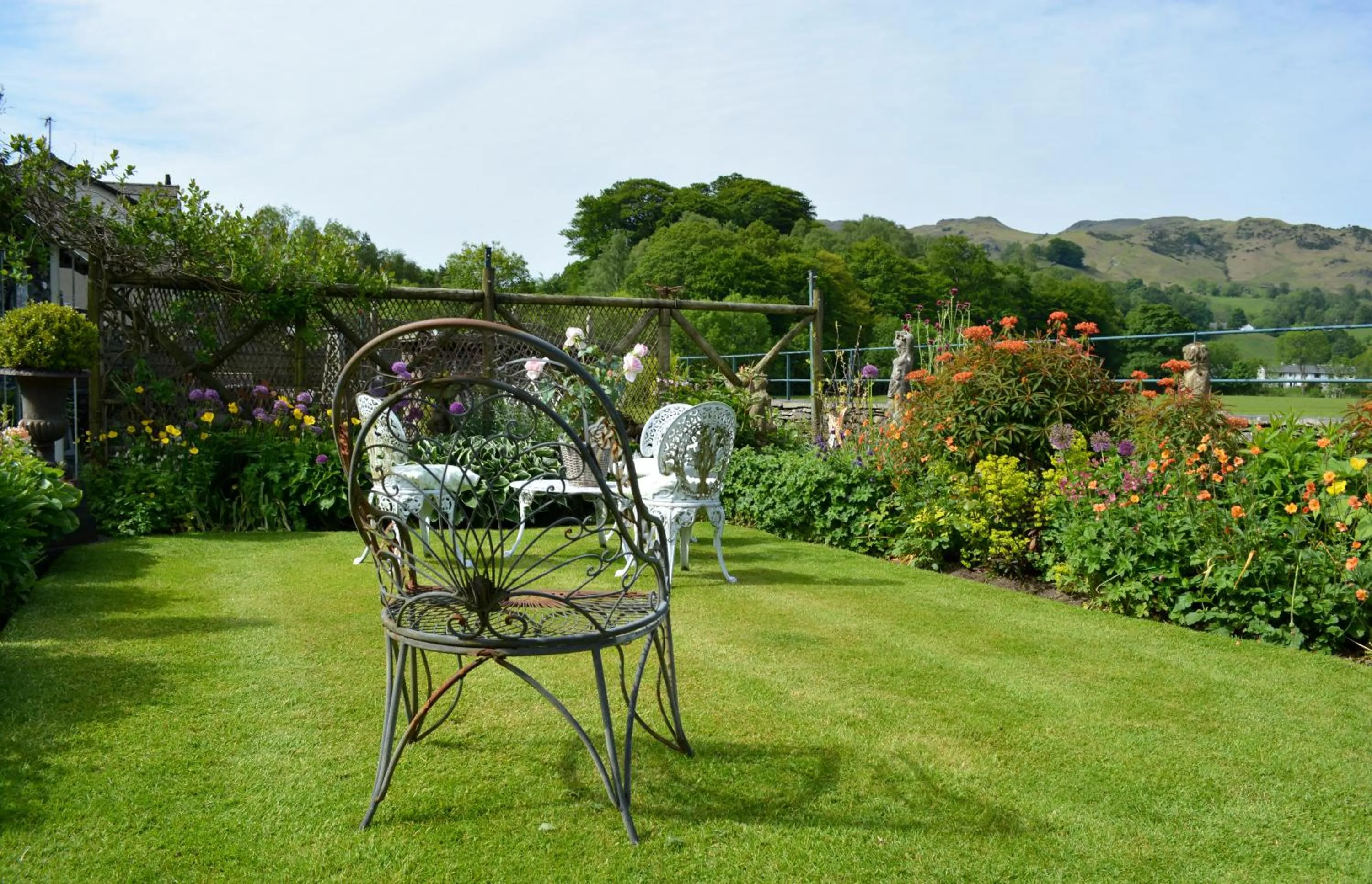 Mountain view in Raise View House