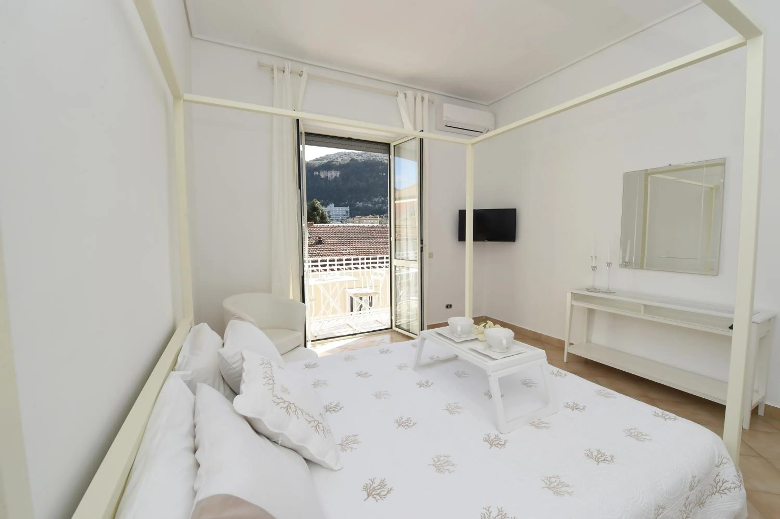Bed in Appartamento Corso Italia 38 C