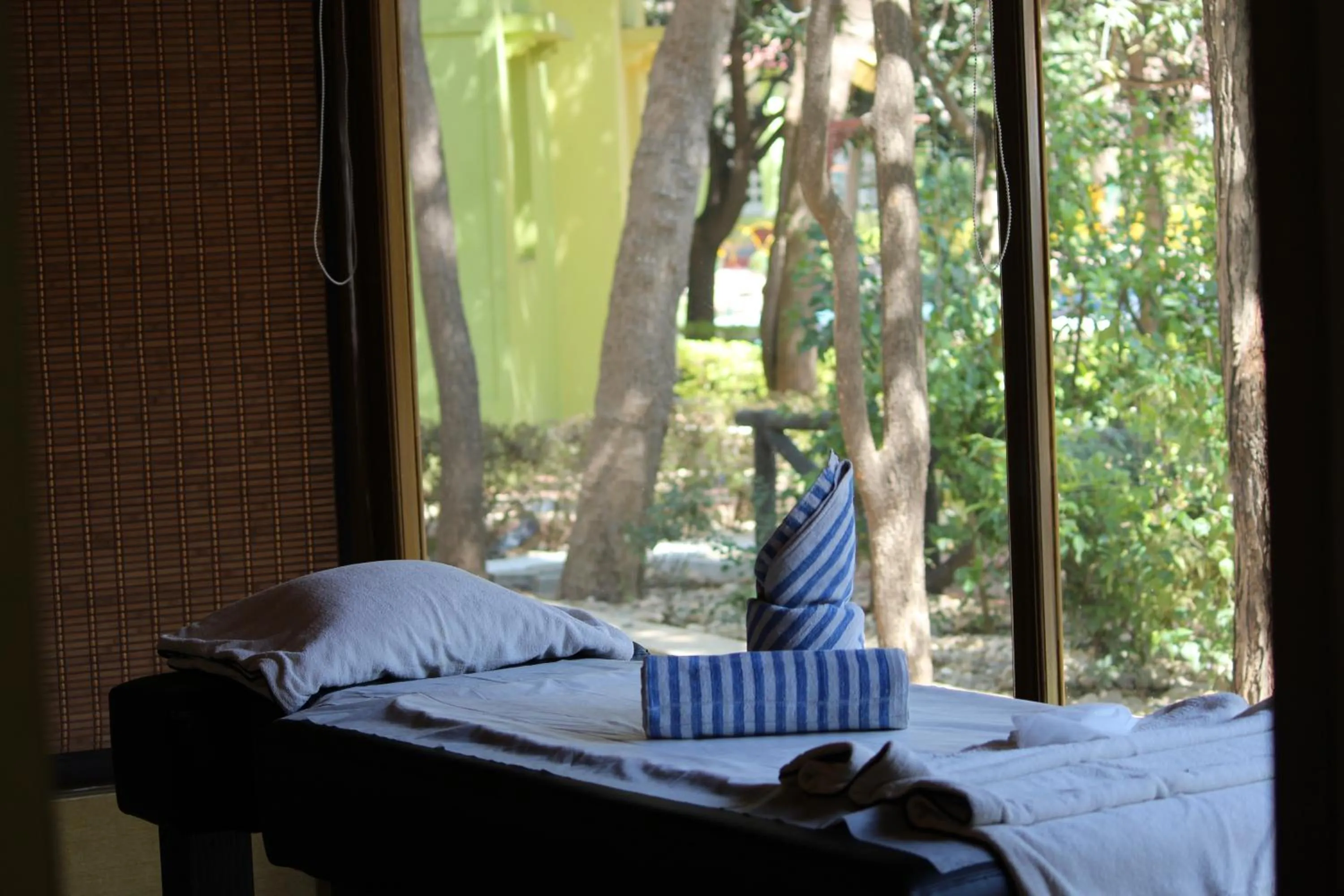 Spa and wellness centre/facilities, Bed in Amantra Shilpi Resort & Spa Udaipur