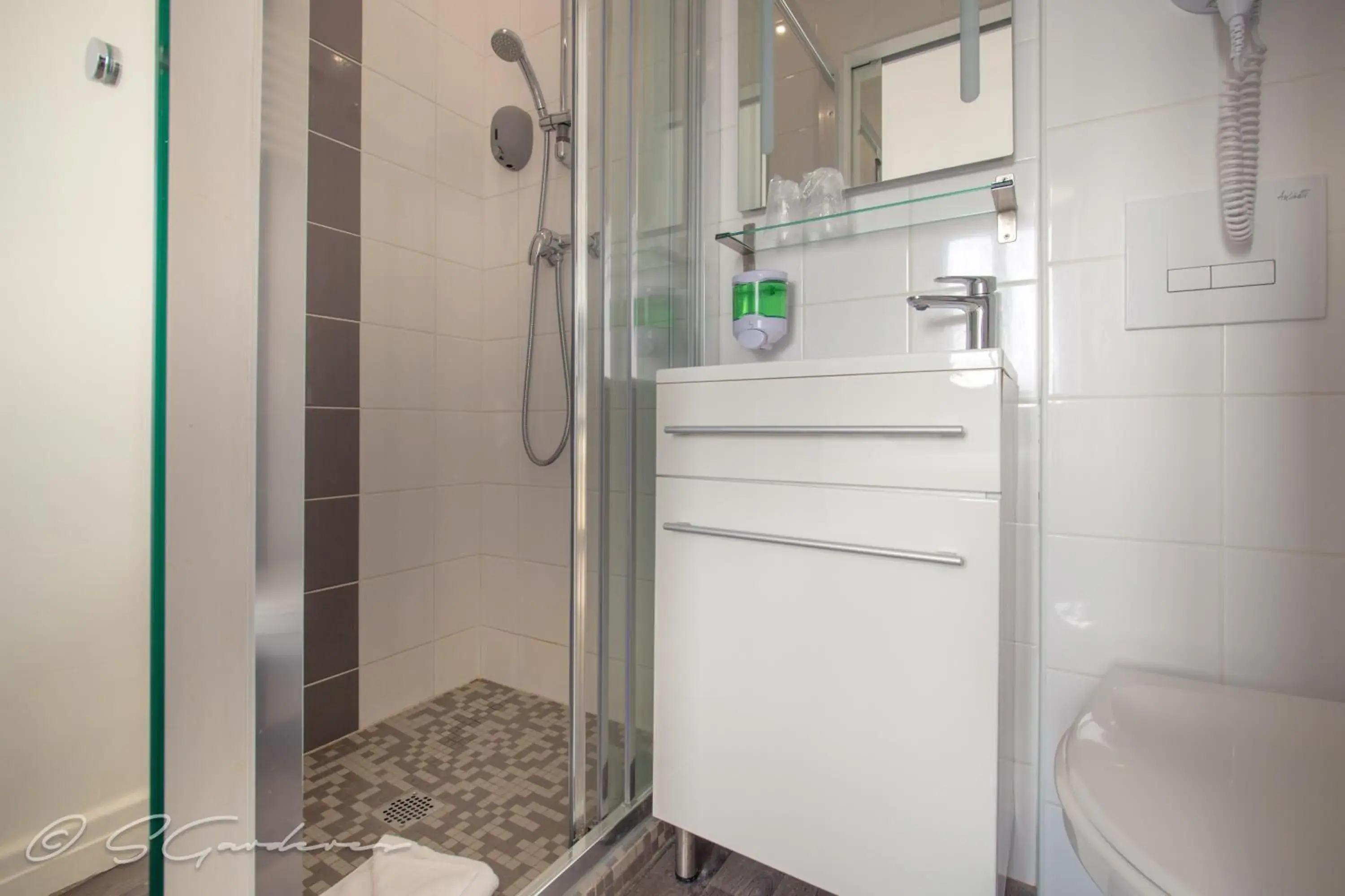 Economy Double Room in Le Matisse Pau Centre Economy Double Room in Le Matisse Pau Centre