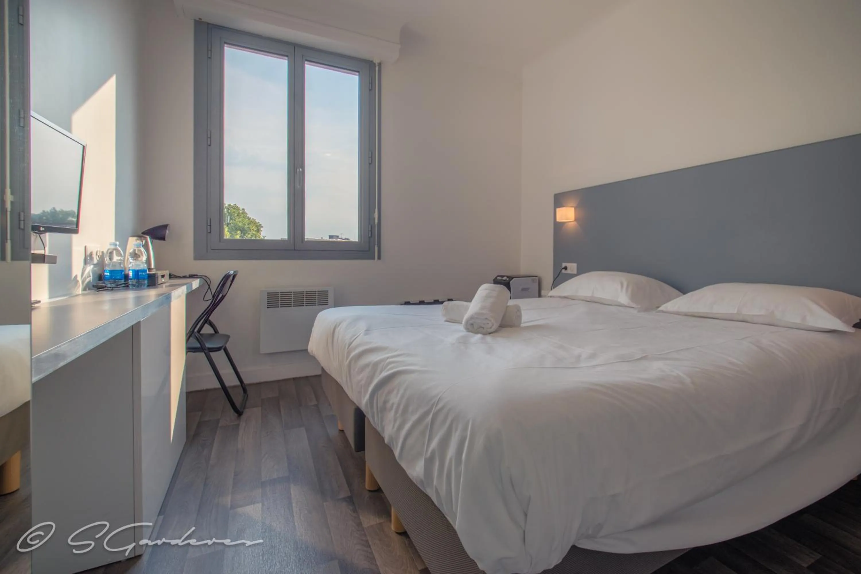 Bedroom, Bed in Le Matisse Pau Centre