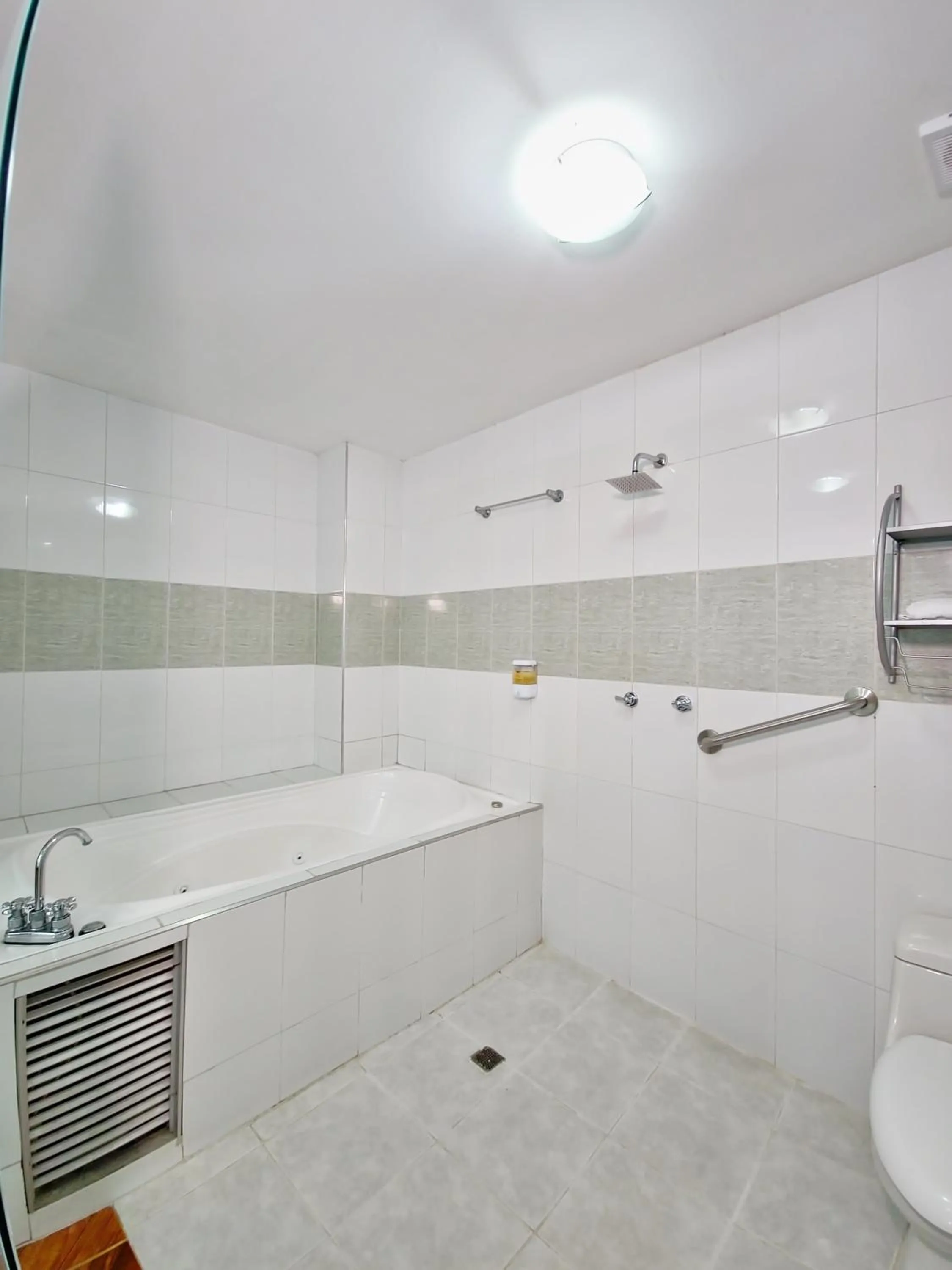 Bathroom in Hotel Avenida 3 Real en el norte de Cali