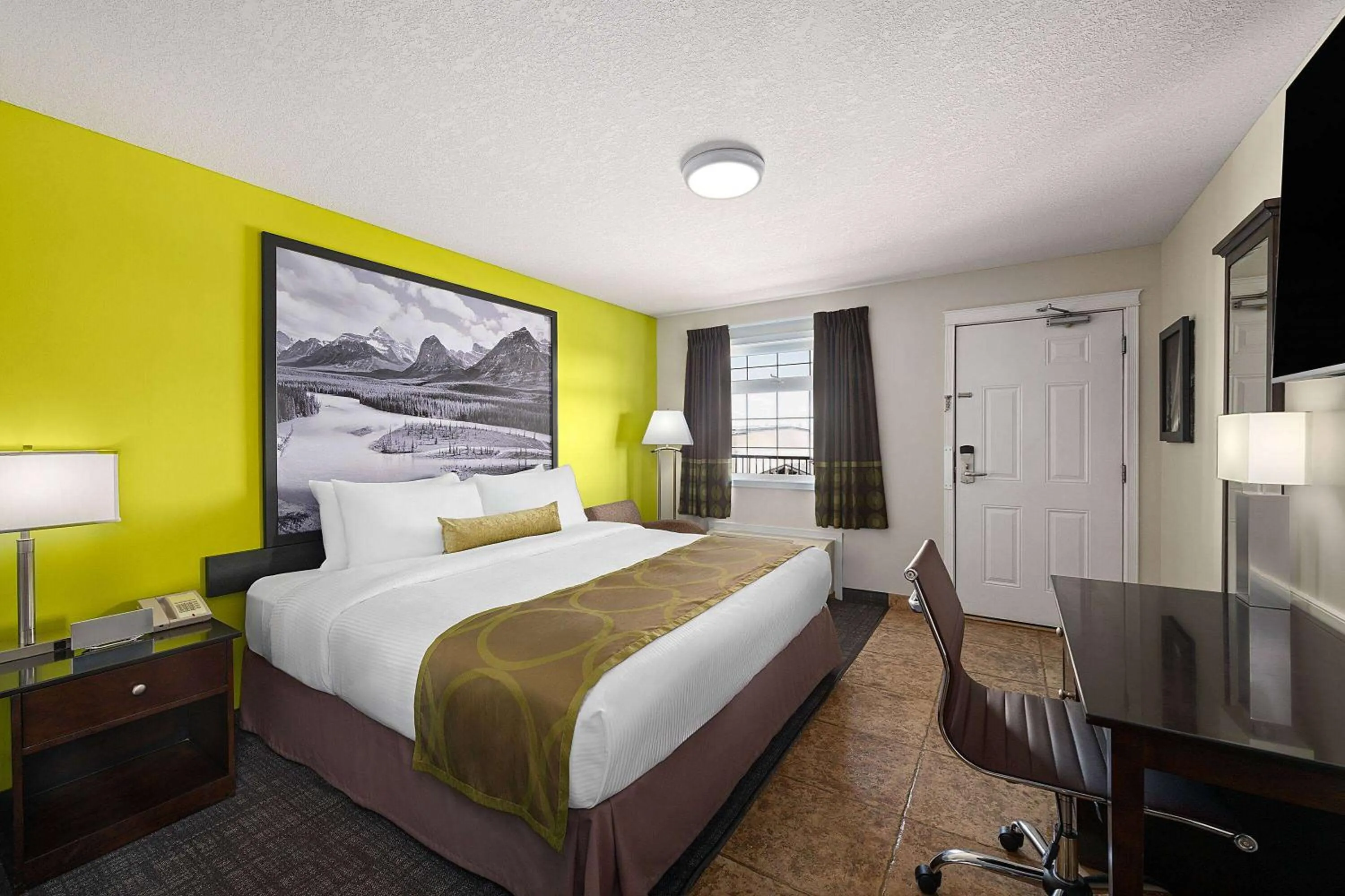 Photo of the whole room, Bed in Super 8 by Wyndham Fort McMurray
