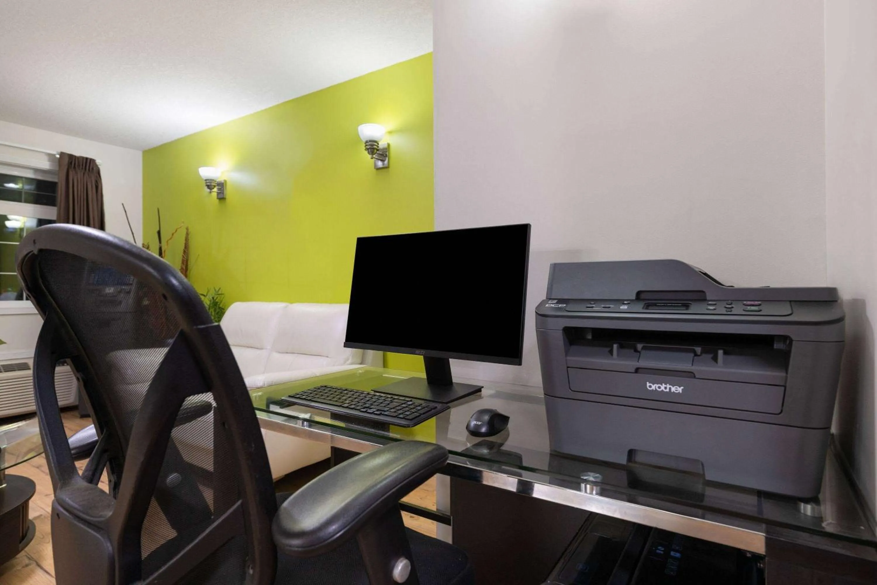 Business facilities in Super 8 by Wyndham Fort McMurray