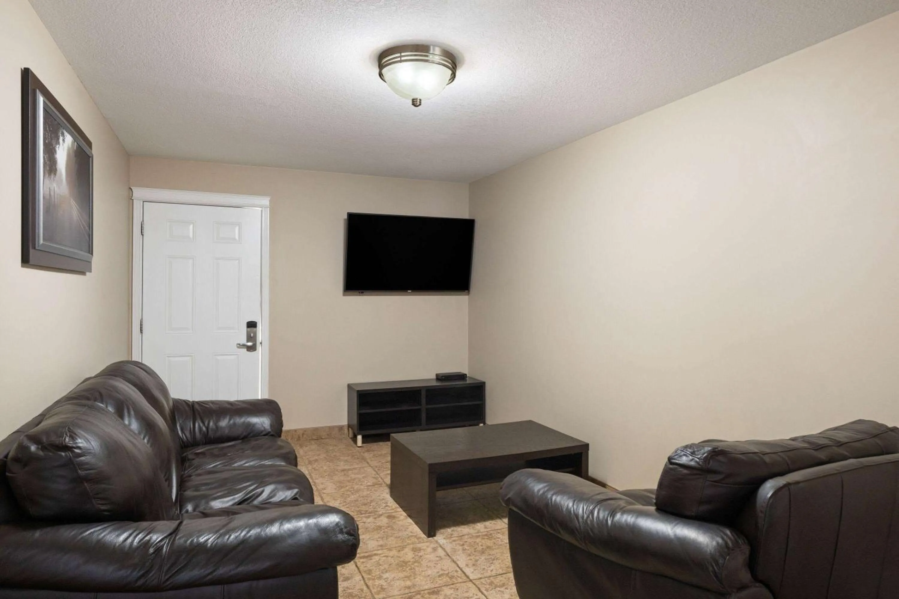 Photo of the whole room in Super 8 by Wyndham Fort McMurray