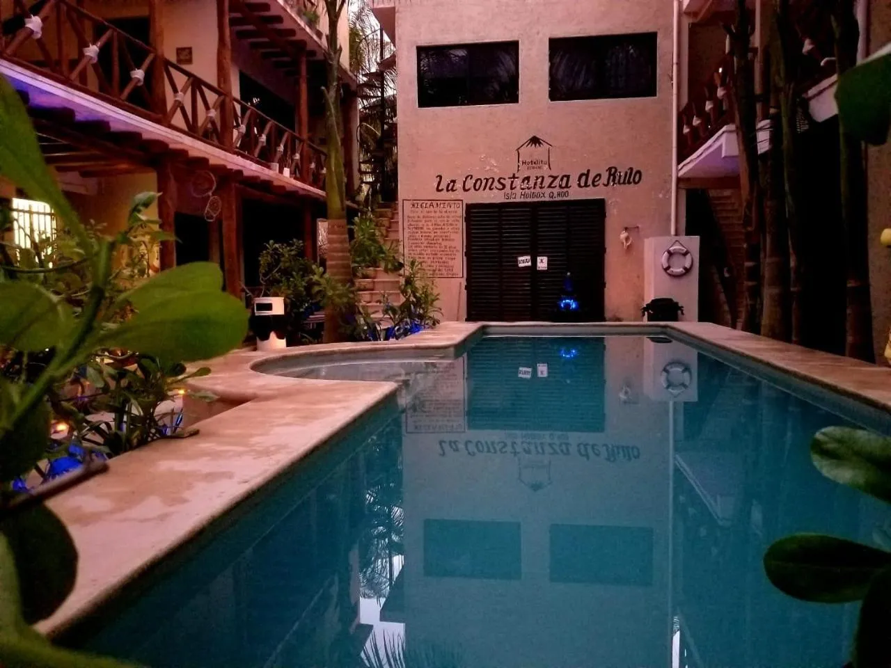 Swimming pool in La Constanza de Rulo